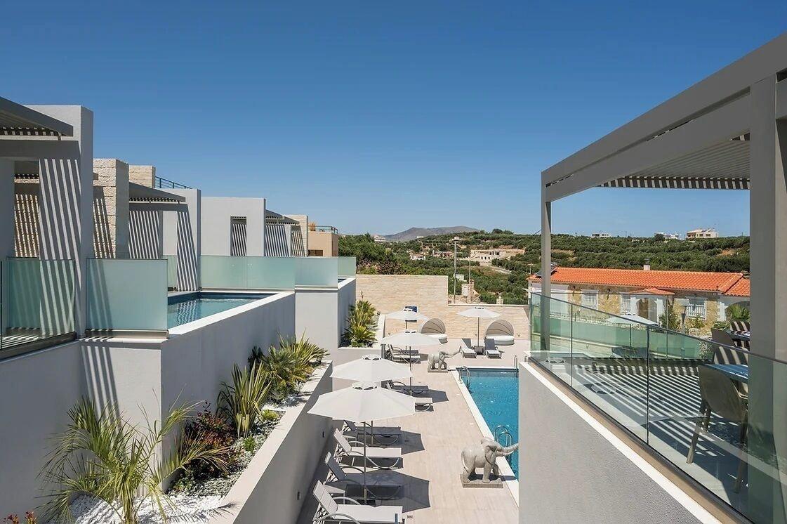 Vista Exterior Blue Elephant - Adults Only