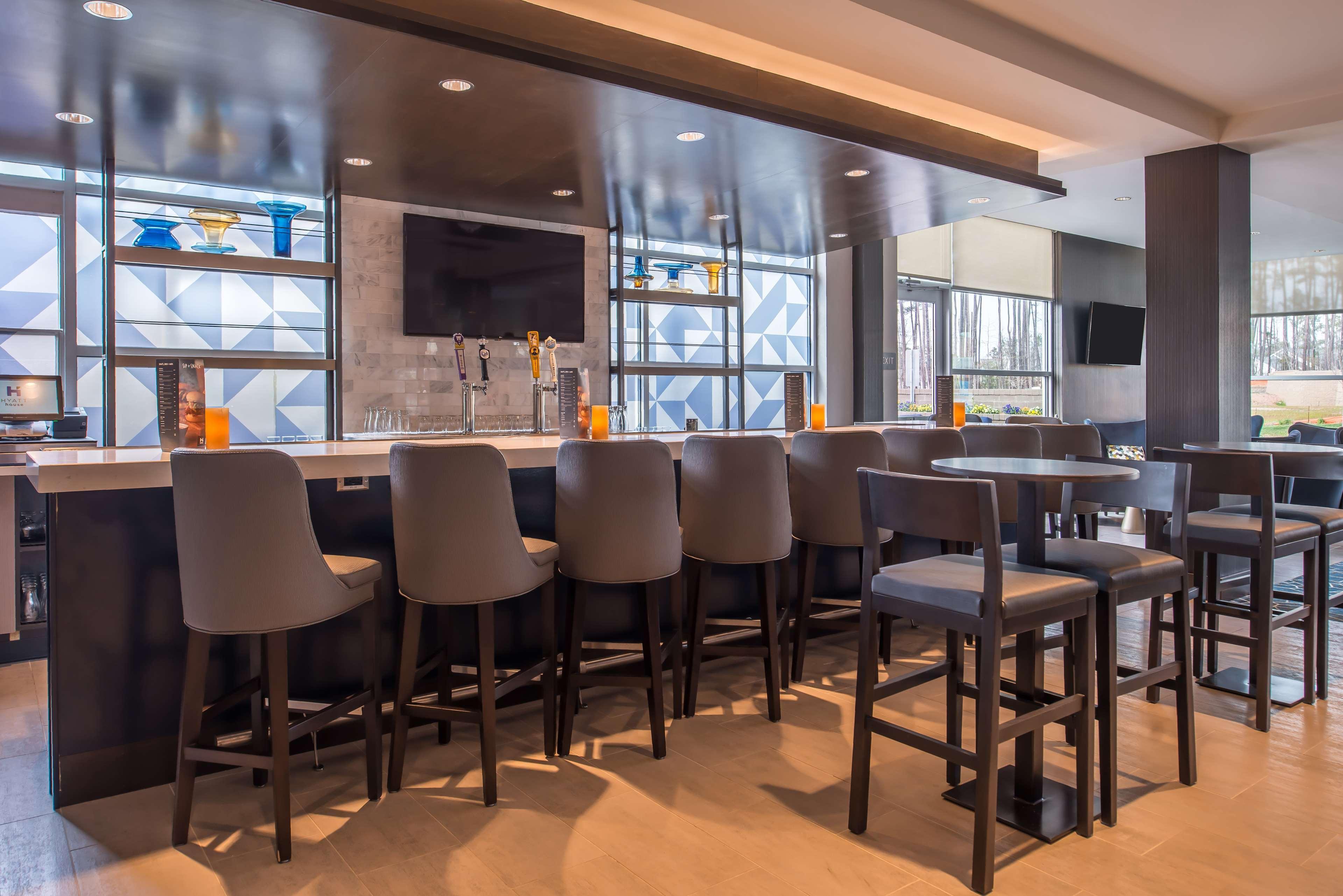 Bar/Salón Hyatt House Raleigh / RDU / Brier Creek