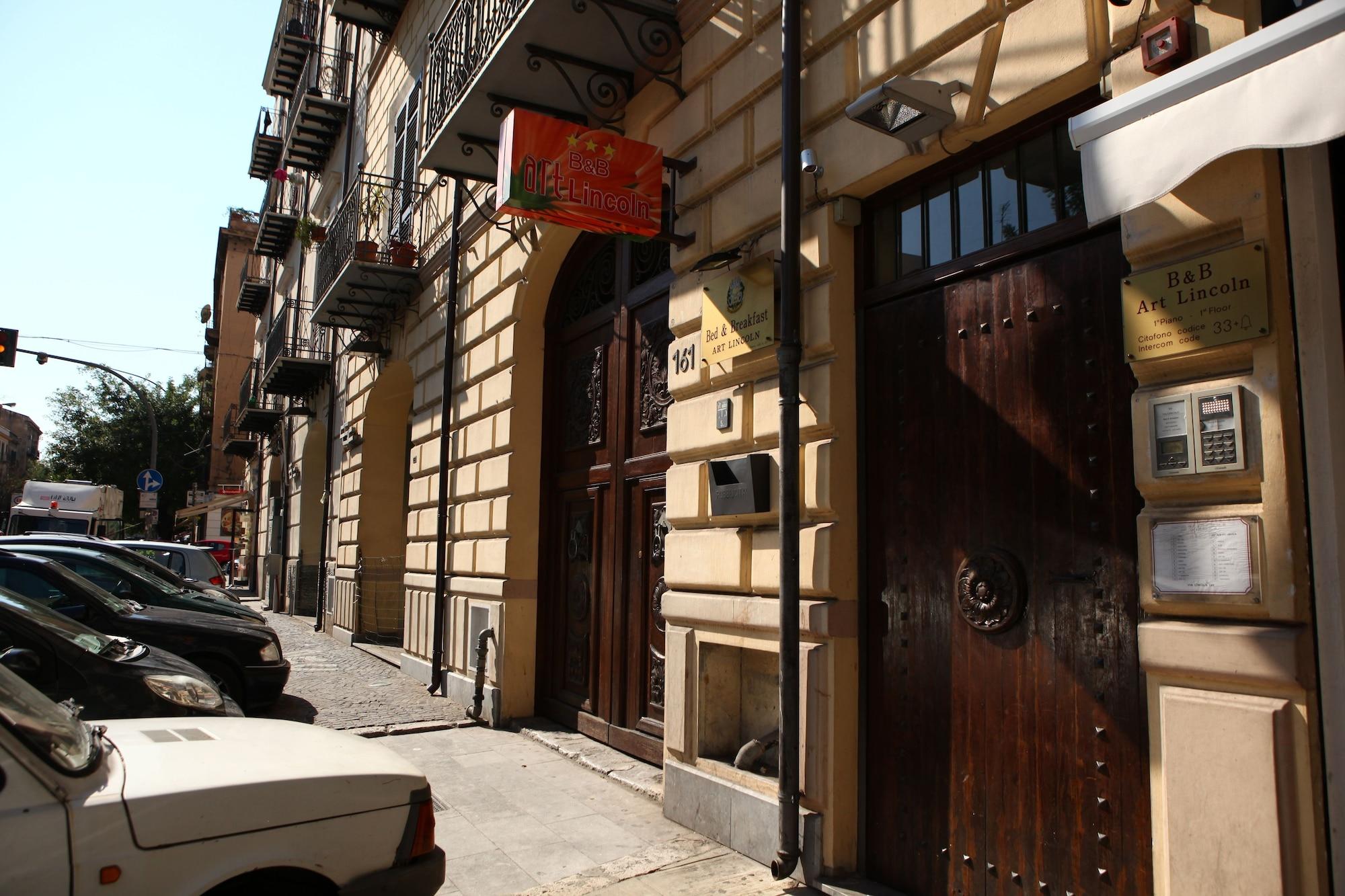 Vista Exterior Art Lincoln Palermo