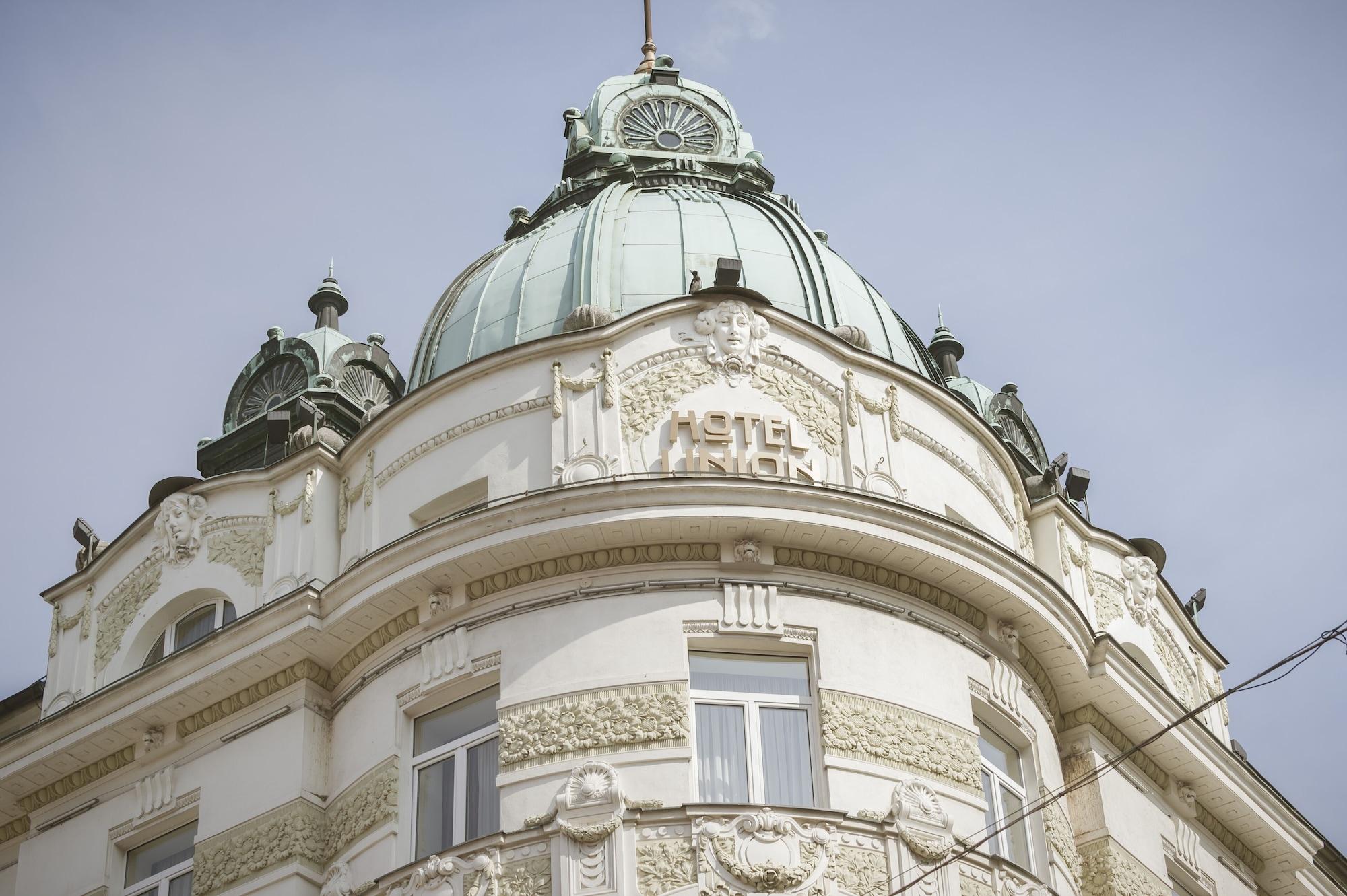 Vista Exterior Grand Hotel Union Eurostars