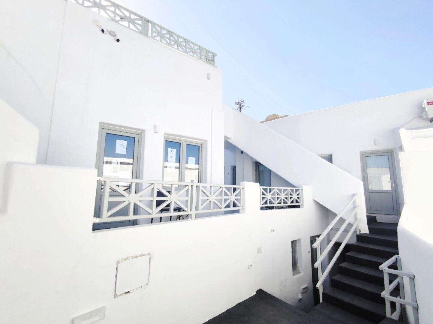 Varios Nolis White Fira