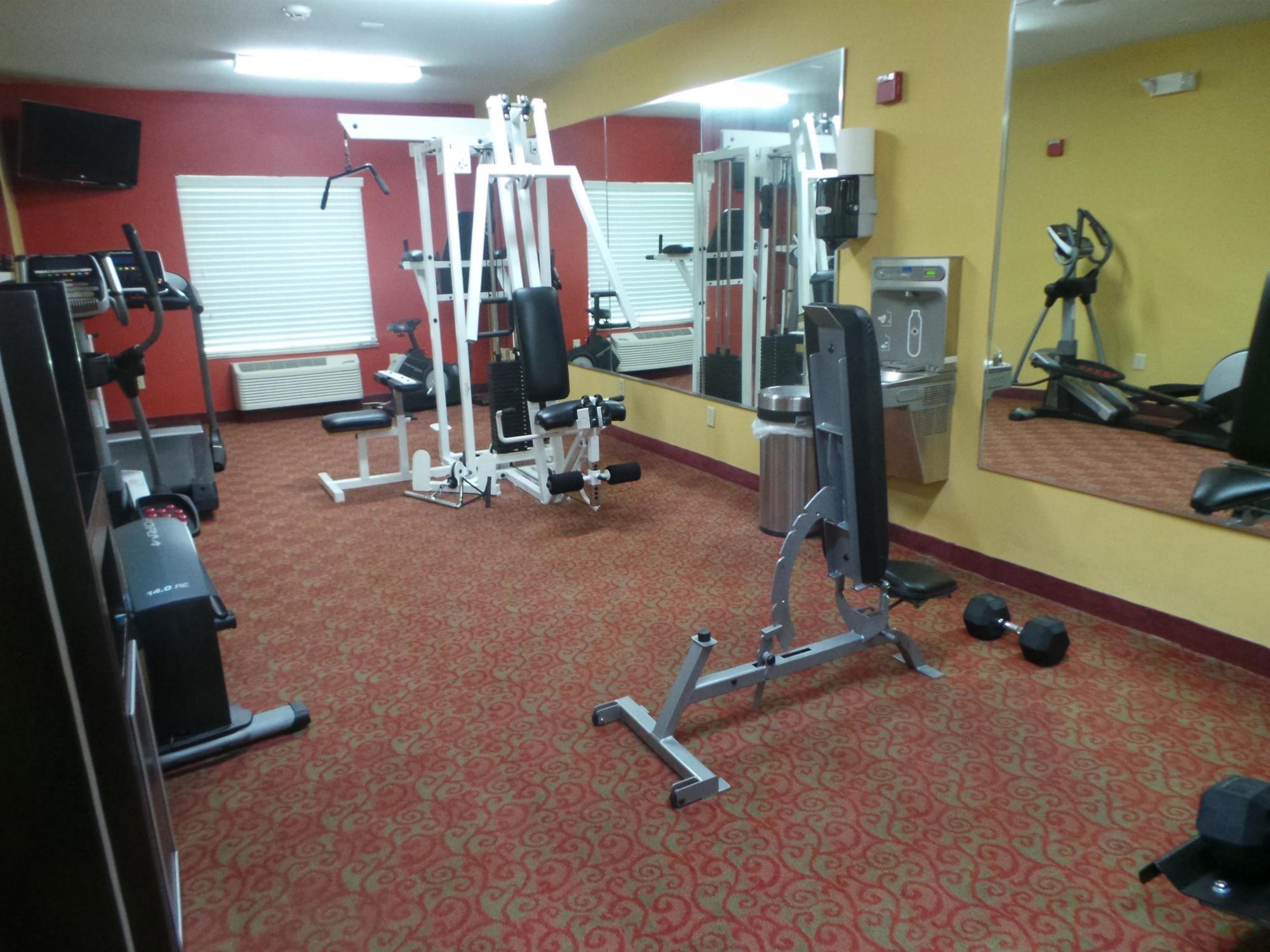 Gimnasio SureStay Plus Hotel by Best Western Alvin