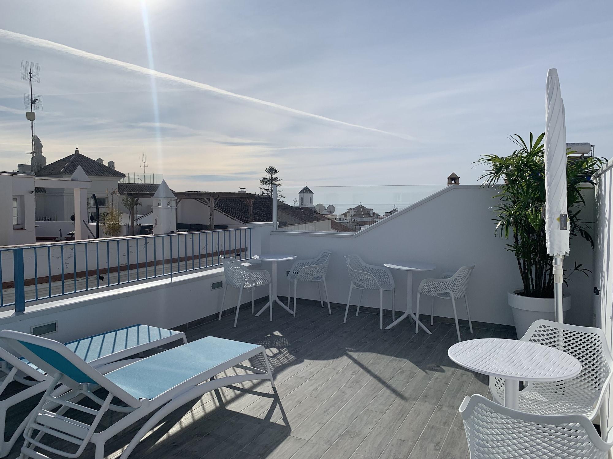 Varios Nerja Casual Rooms