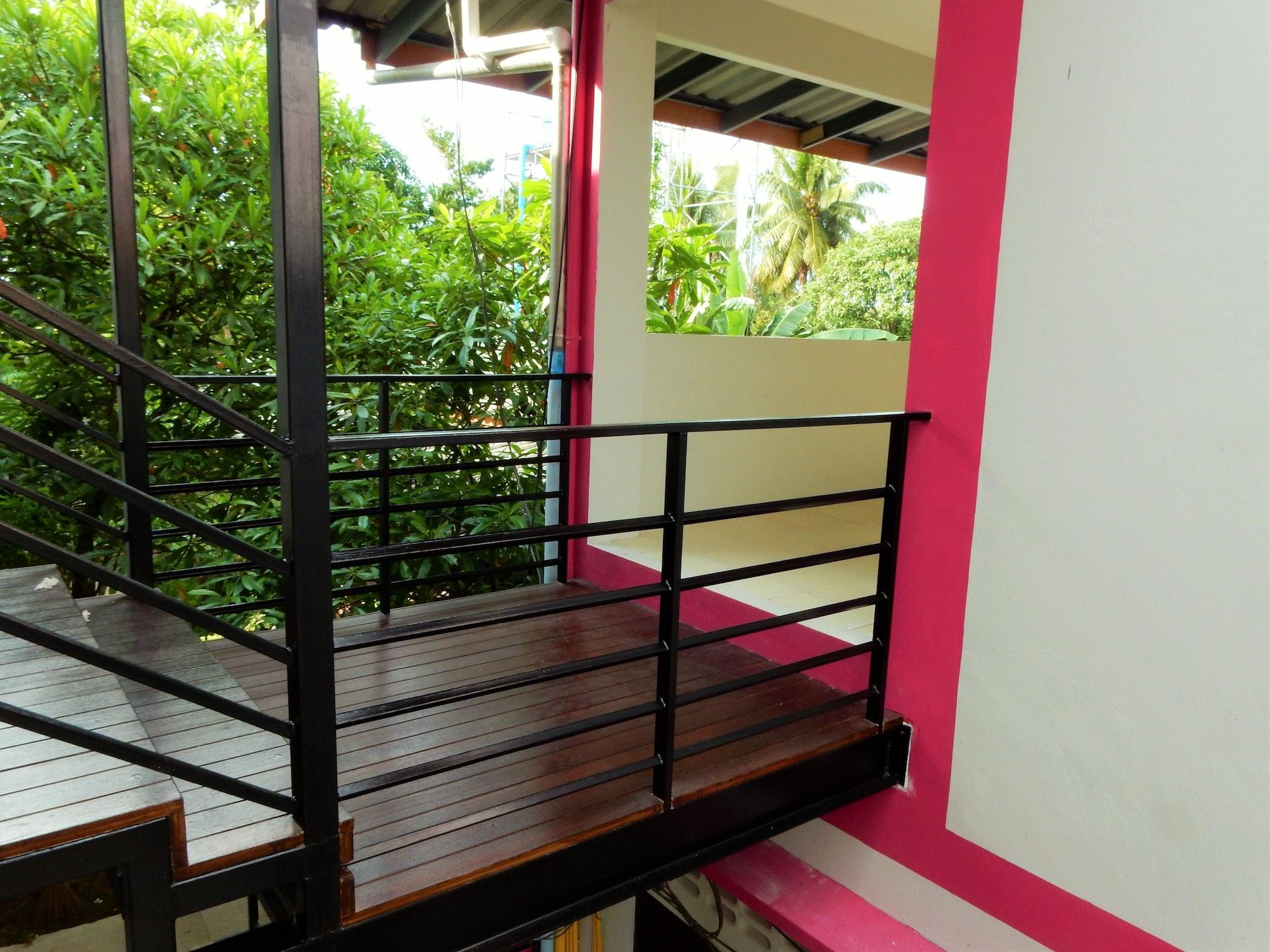 Varios Wandee Bed and Breakfast - Hostel