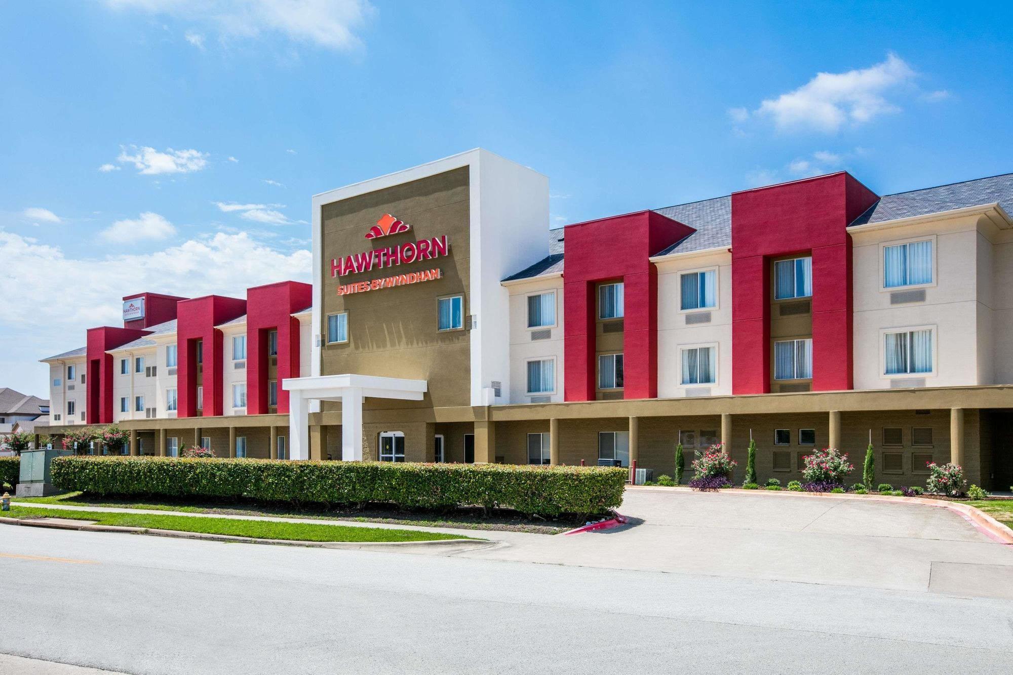 Varios Hawthorn Suites by Wyndham DFW Airport North