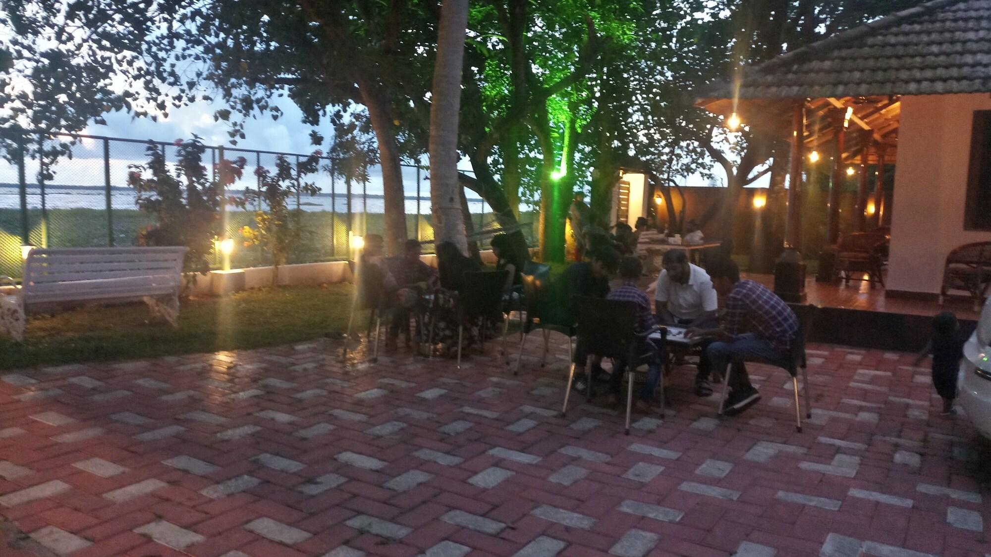 Salón de Baile Saro Lake County