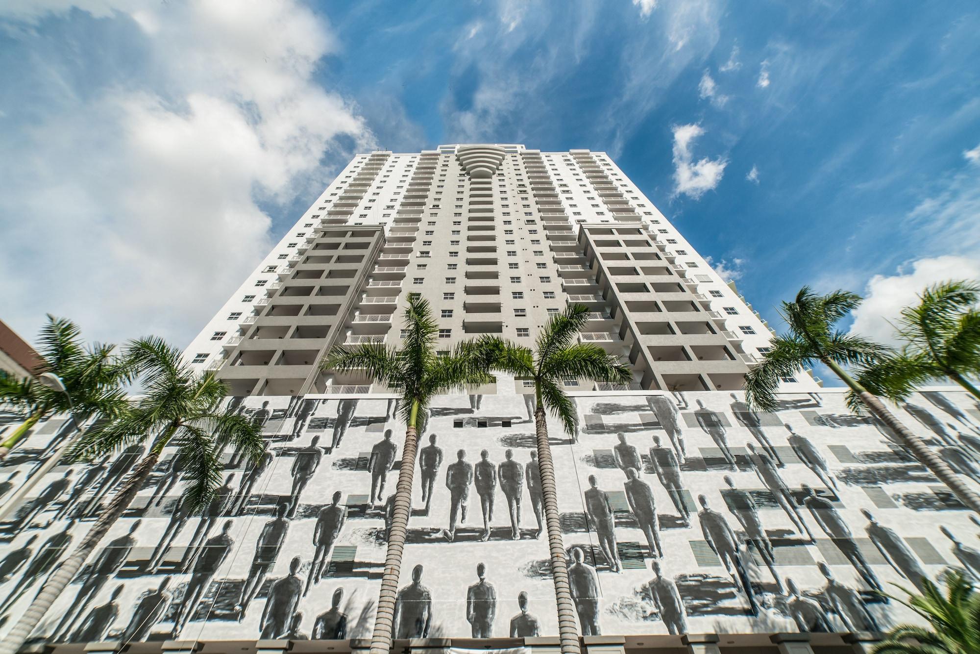 Vista Exterior Fortune House Hotel Suites