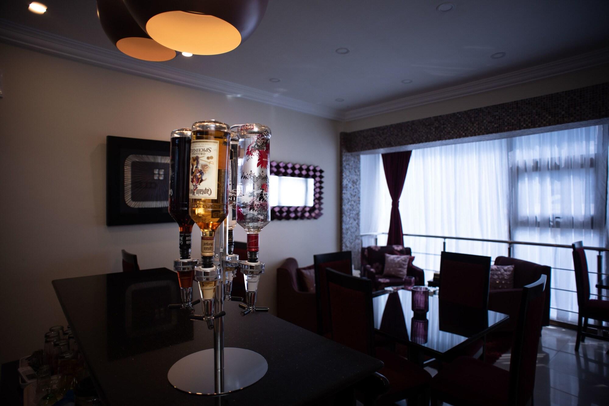 Bar/Salón The Ritzz Exclusive Guest House