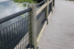Alquiler Vacacional - Historic Beach House steps away from The Deck & across from the beach.