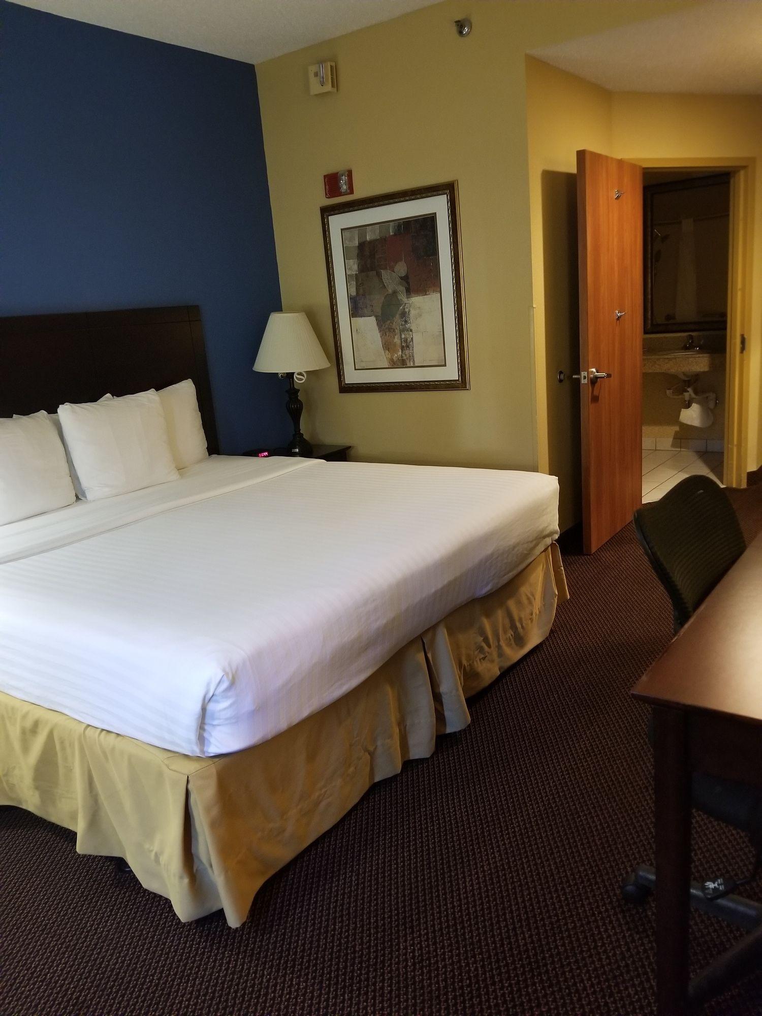 Habitación Days Inn by Wyndham Tulsa Central
