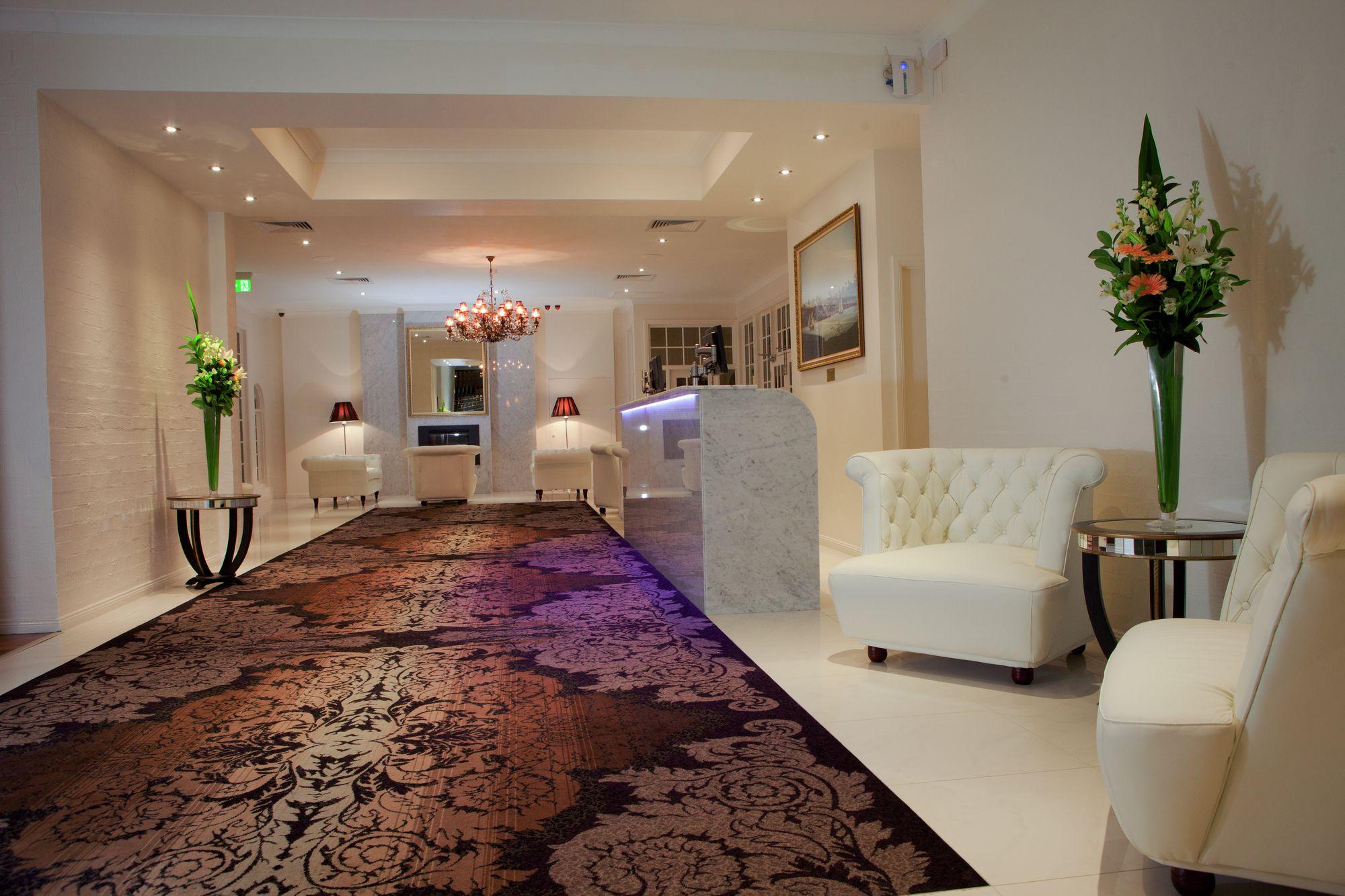 Vista Lobby Crowne Plaza Hawkesbury Valley