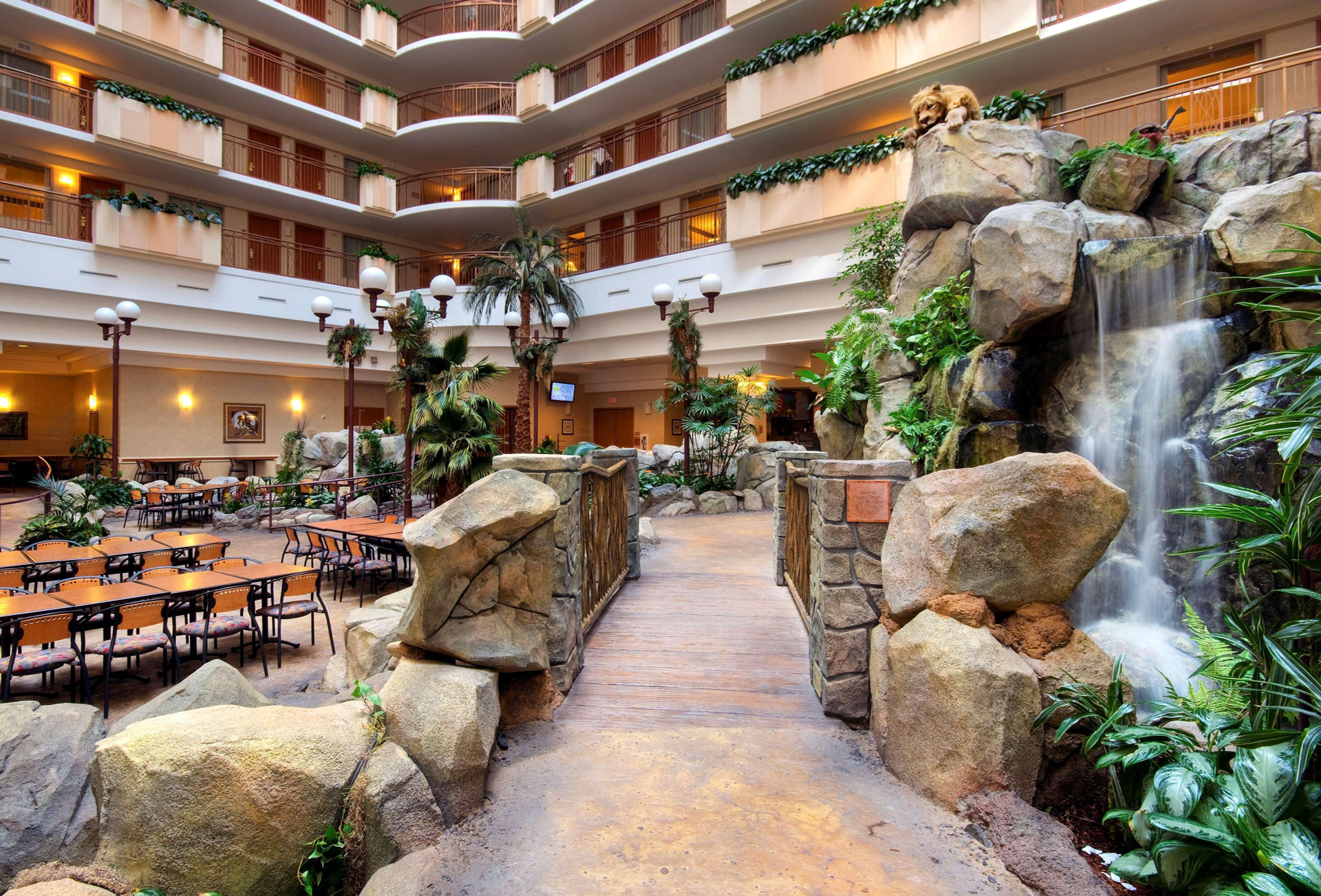 Vista Lobby Embassy Suites by Hilton Anaheim South