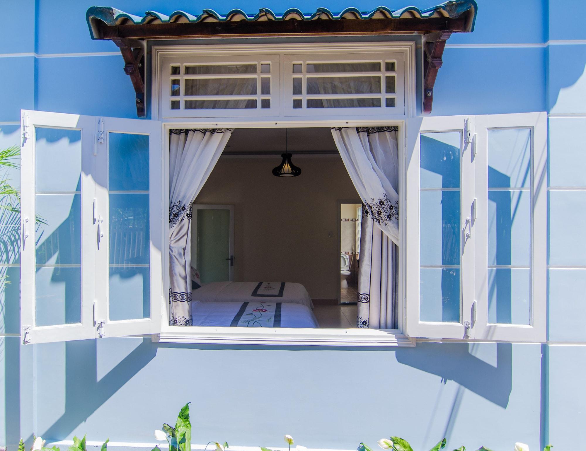 Vista Exterior The Moon River Homestay & Villa