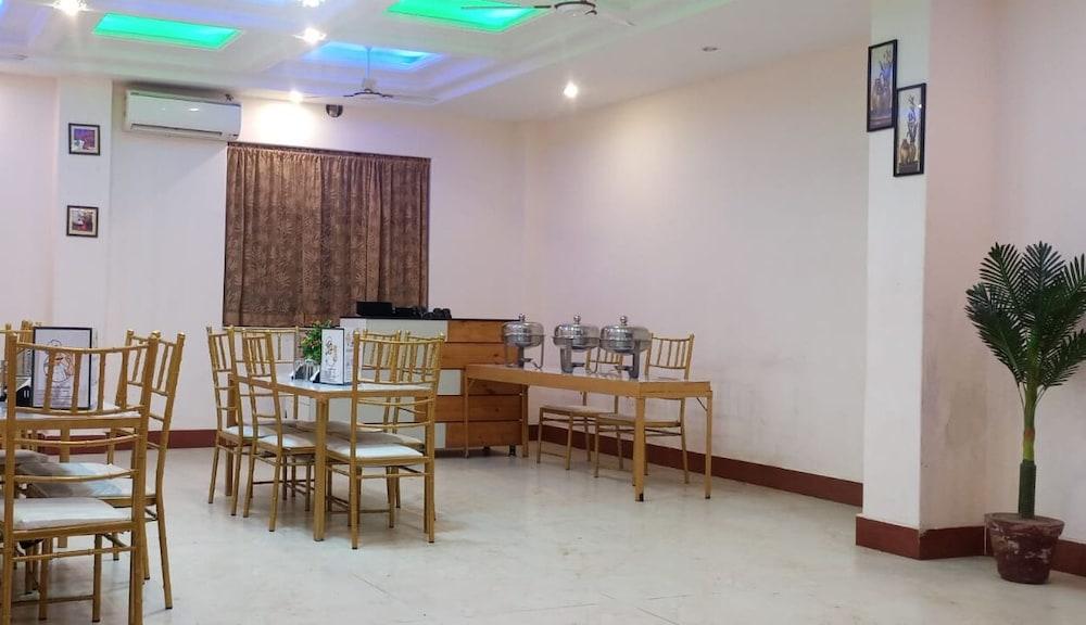 Restaurant Airport Amenda Hotel