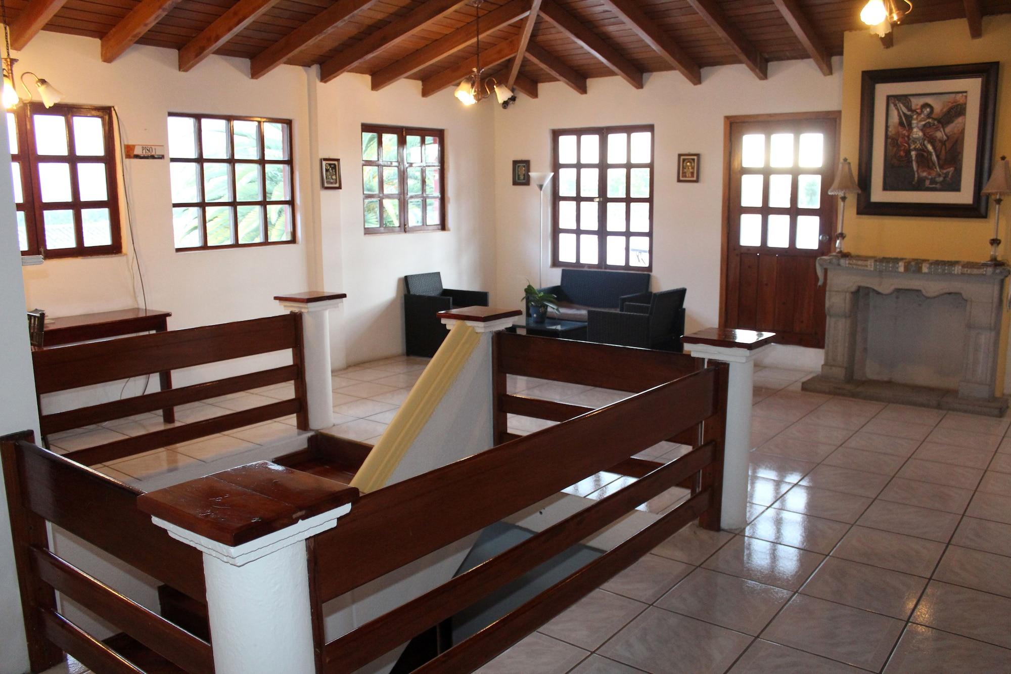 Vista Lobby Hosteria San Carlos Tababela
