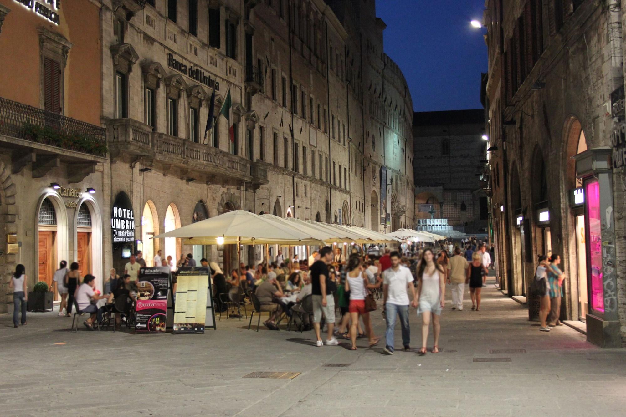 Vista Exterior Hotel Umbria