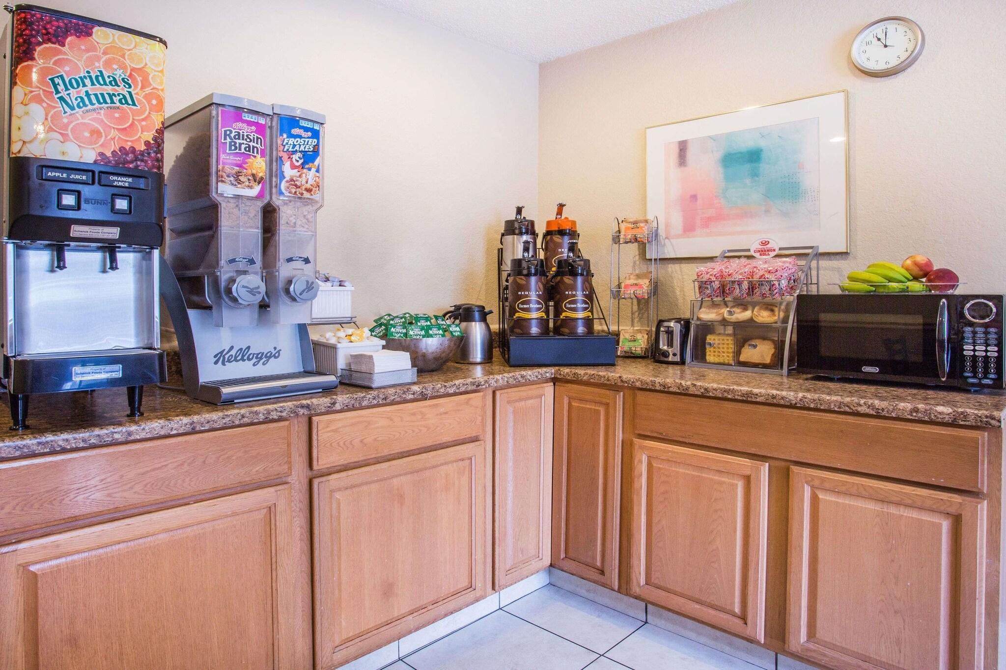 Restaurant Super 8 by Wyndham Harrisonburg