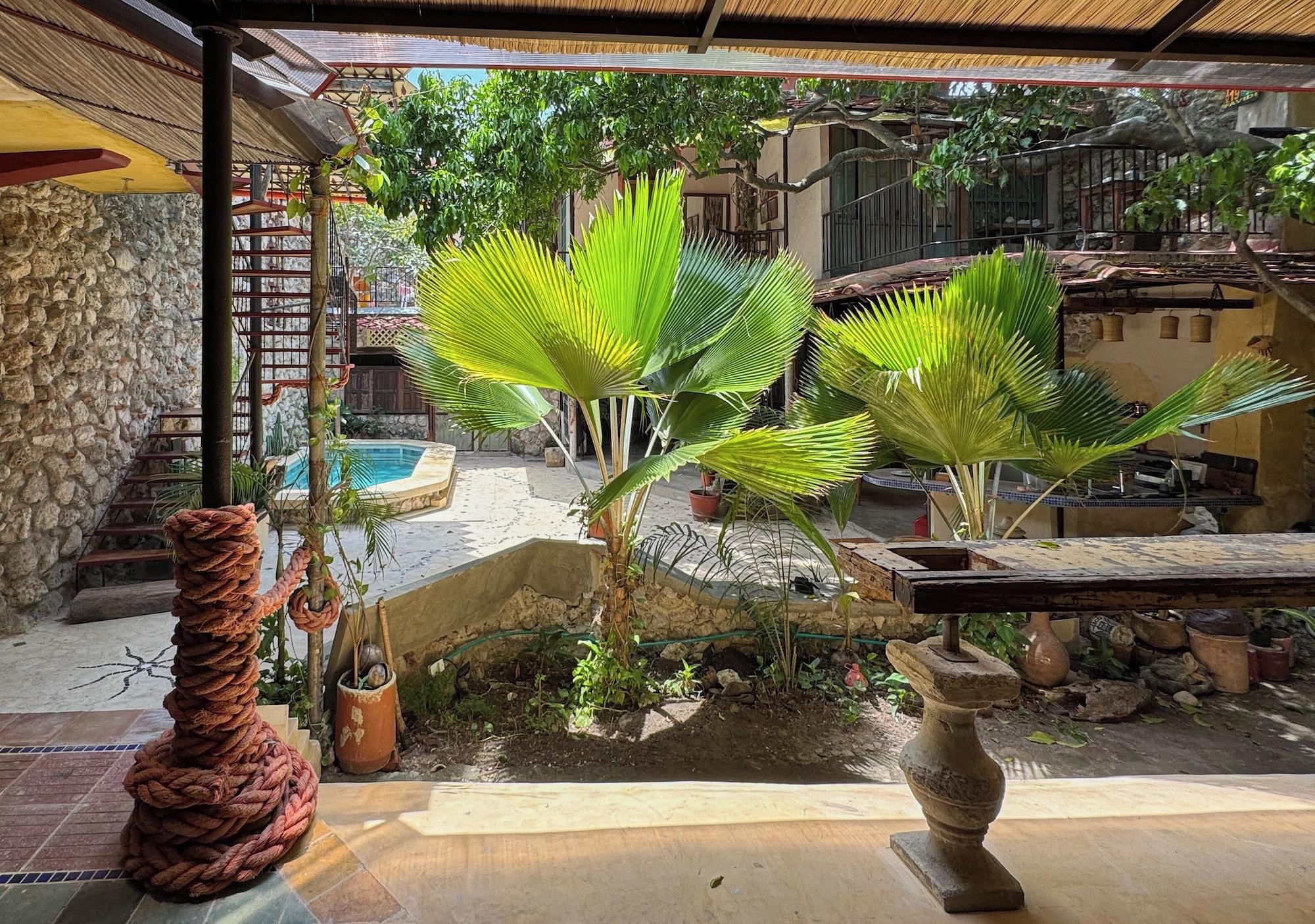 Vista Exterior Casa del Tunel Lodge