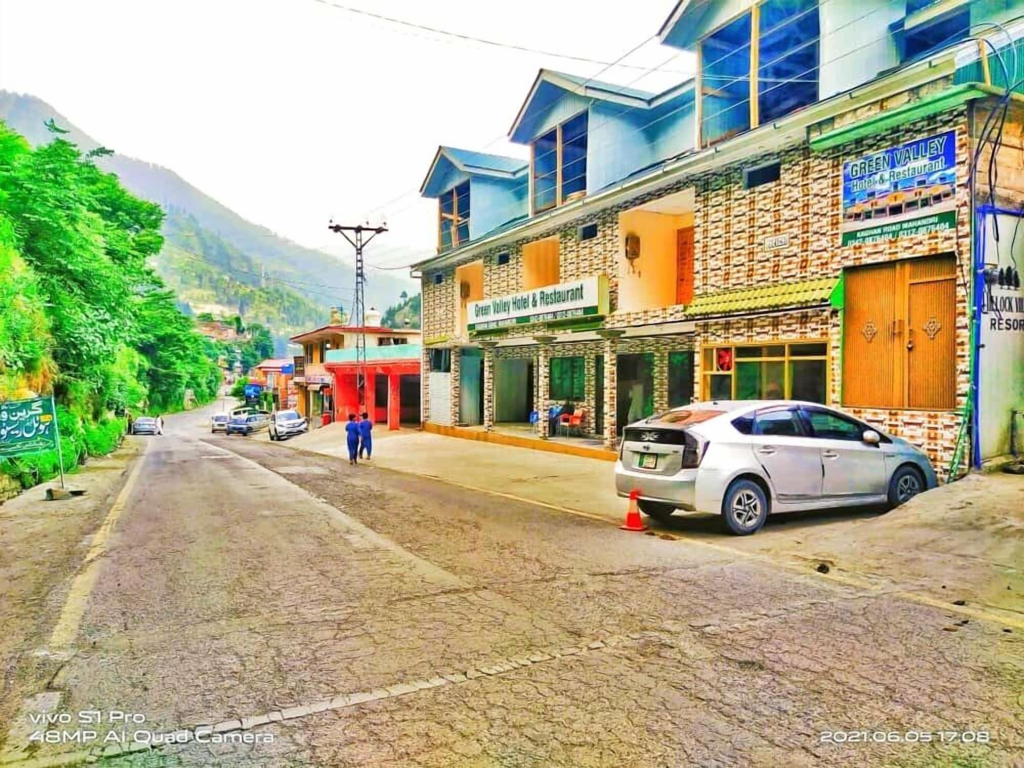 Varios Green Valley Hotel & Restaurant