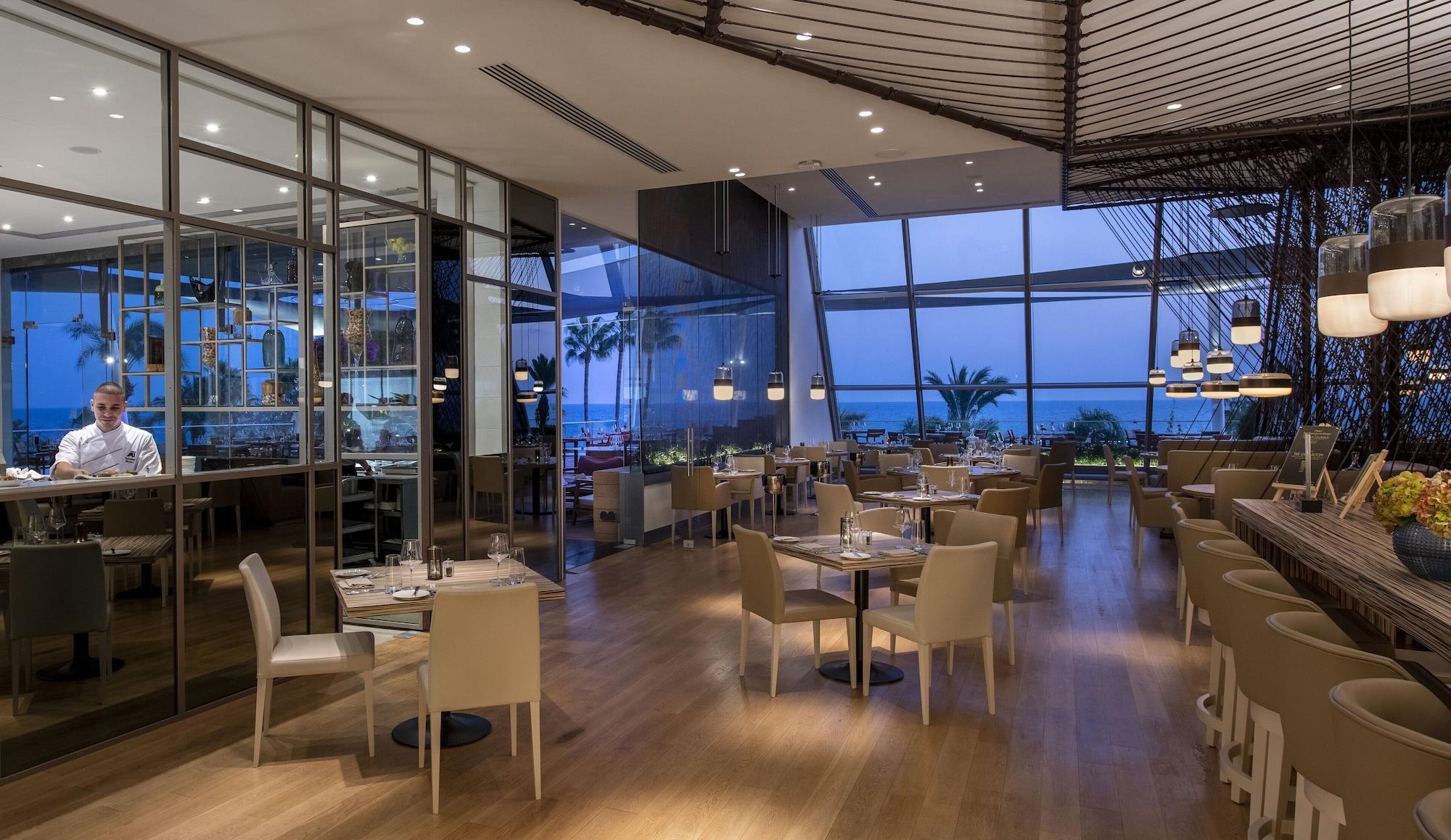 Restaurant Amathus Beach Hotel Limassol