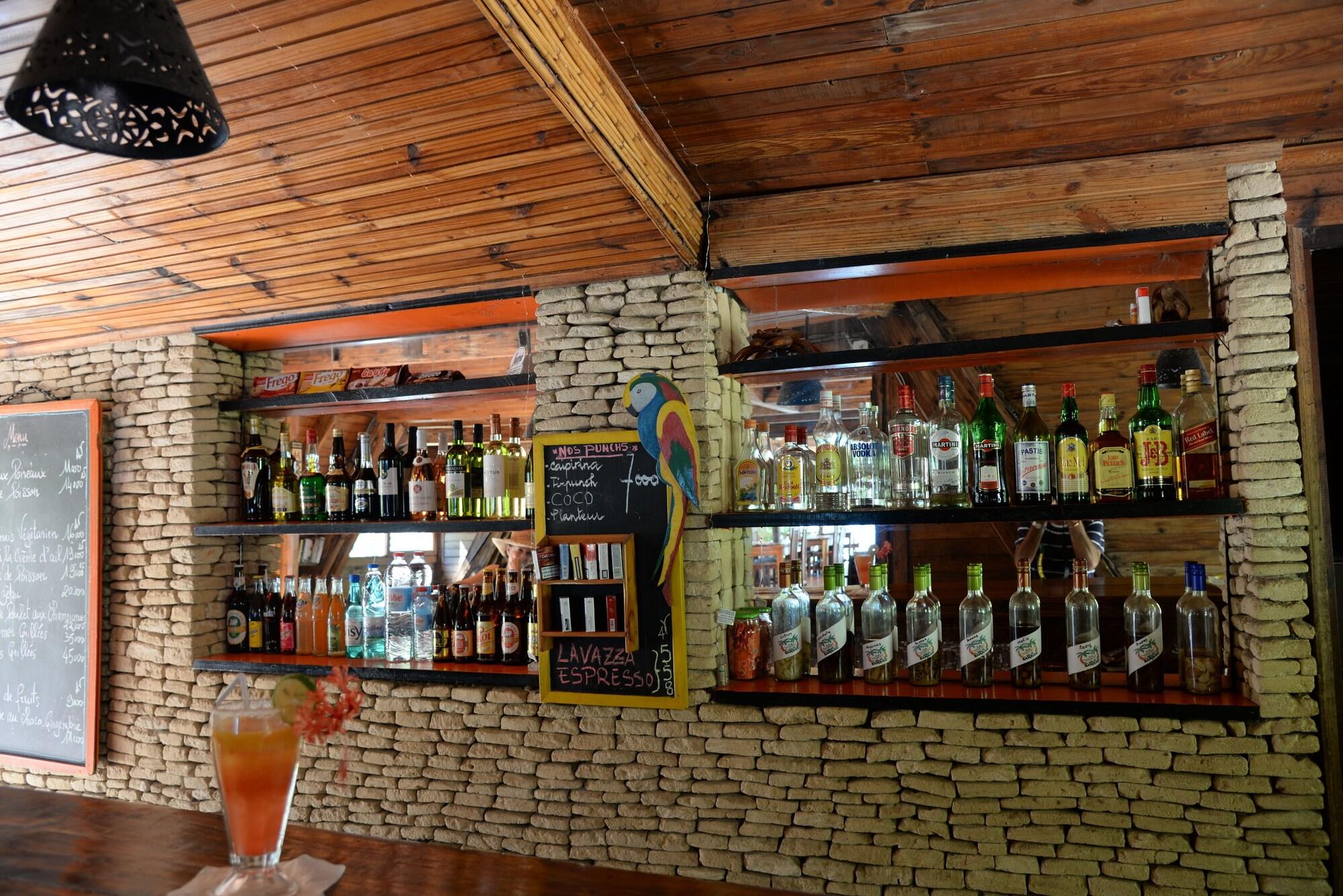Bar/Salón Bamboo Club