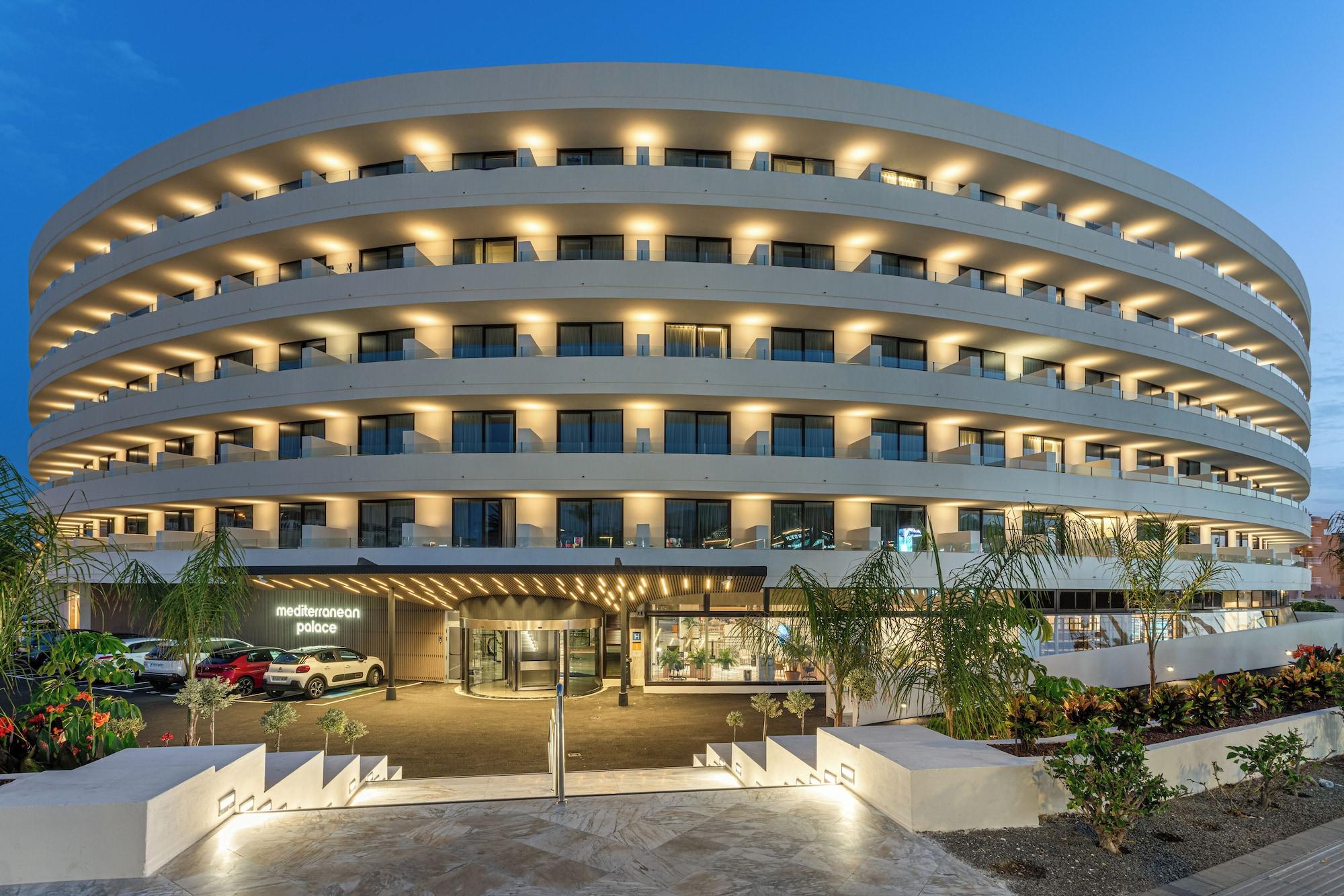 Vista Exterior Mediterranean Palace