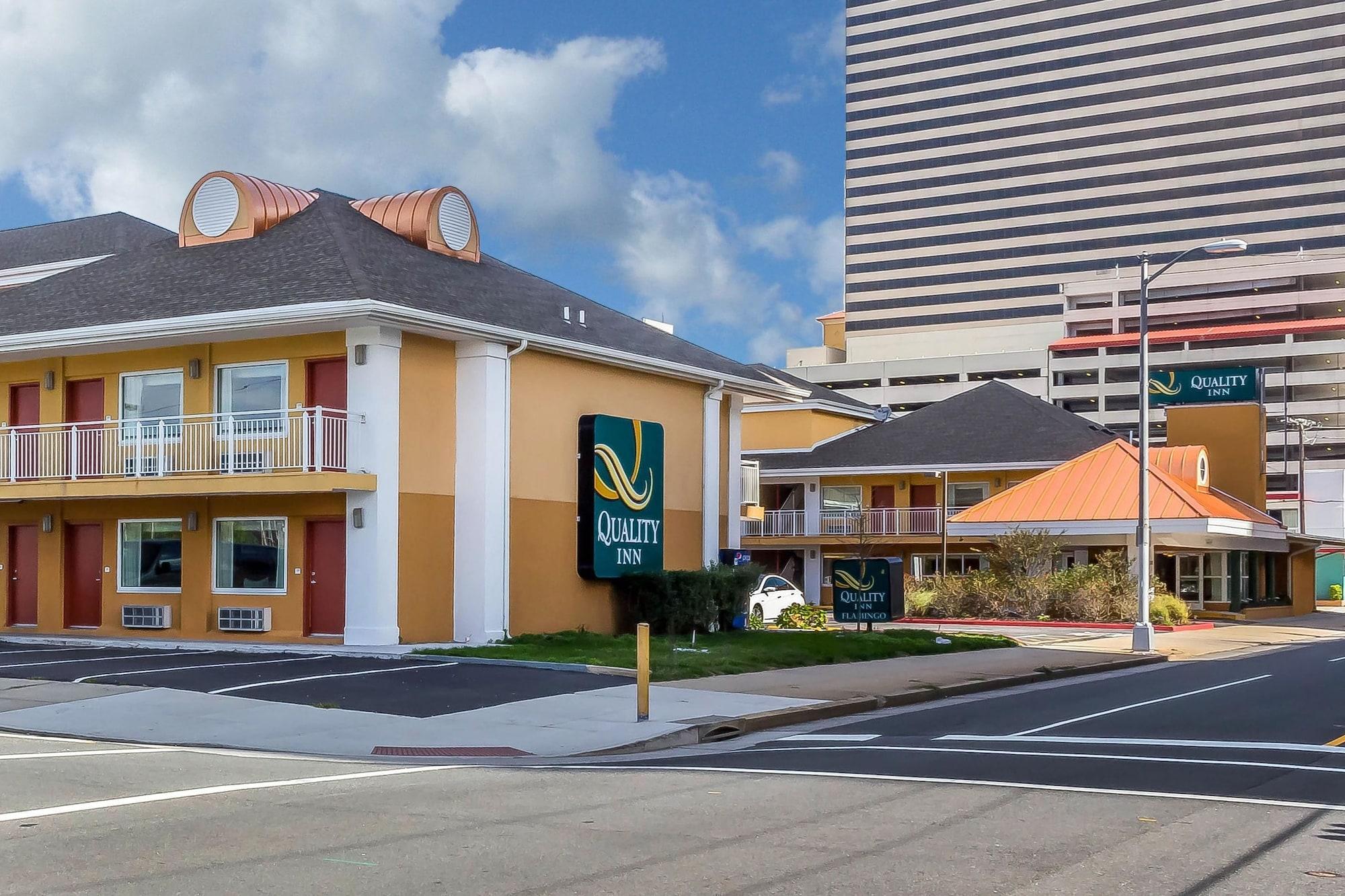 Varios Quality Inn Flamingo