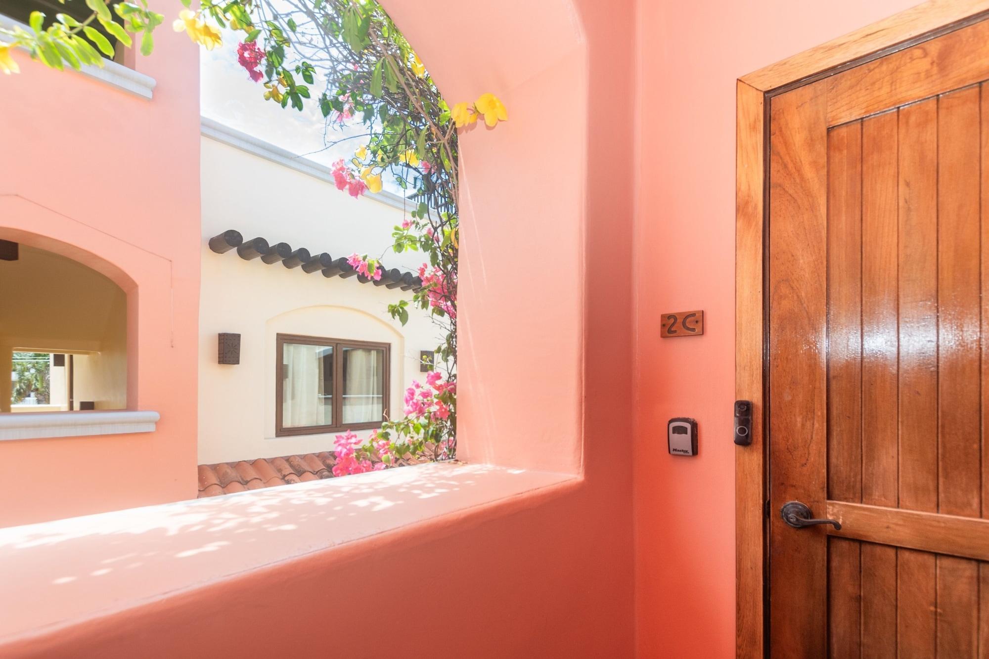 Vista Exterior Green Orchid Escape 2 Bedroom Apts