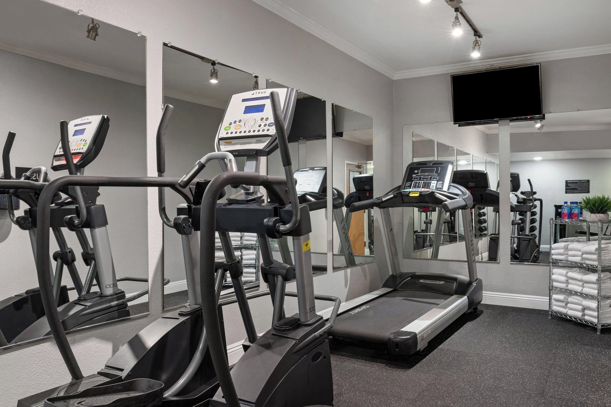 Gimnasio Peacock Suites