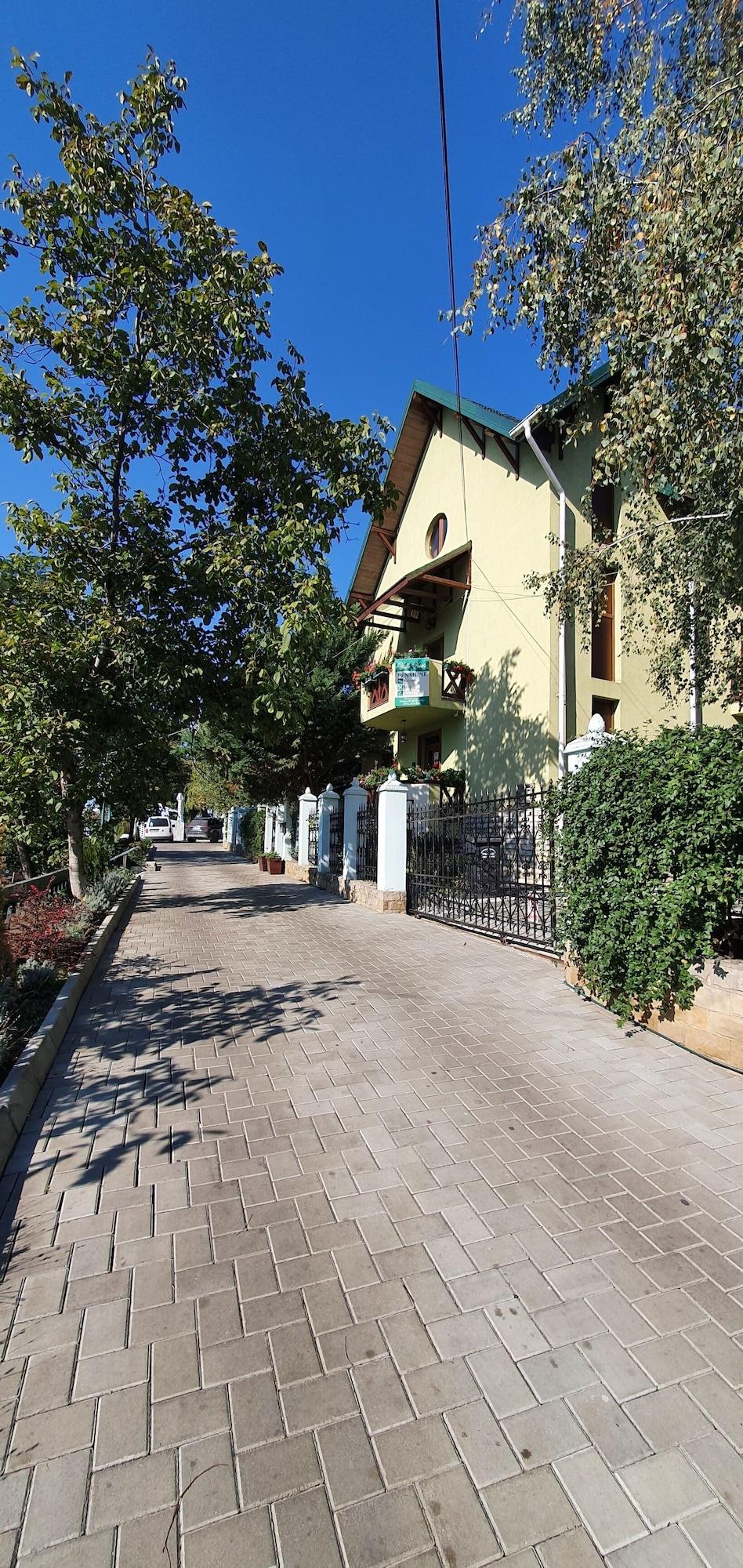 Vista Exterior Villa Verde