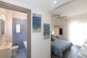 Alquiler Vacacional - Luxury 9 bedroom villa with private infinity pool next to beach