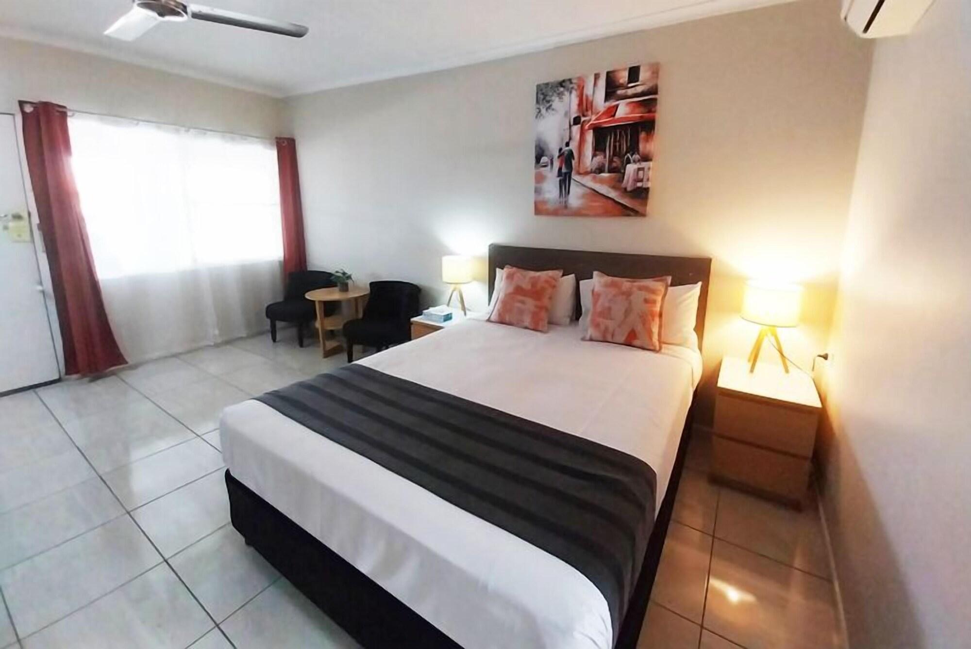 Varios Tropic Coast Motel