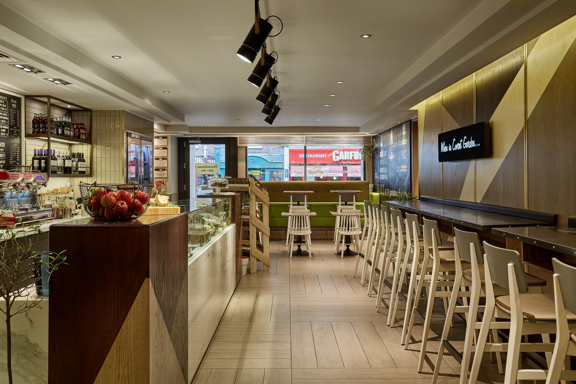 Restaurant Hub By Premier Inn London Covent Garden