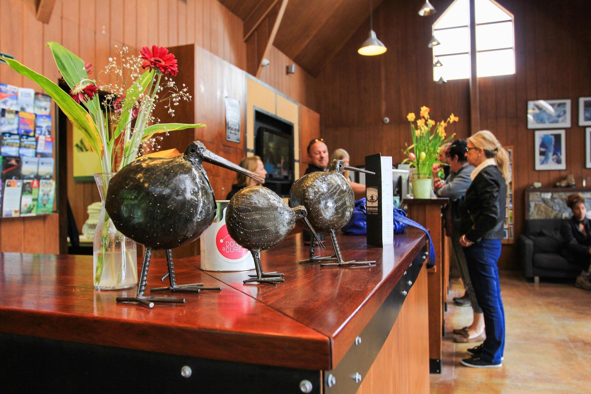 Vista Lobby Rainforest Retreat