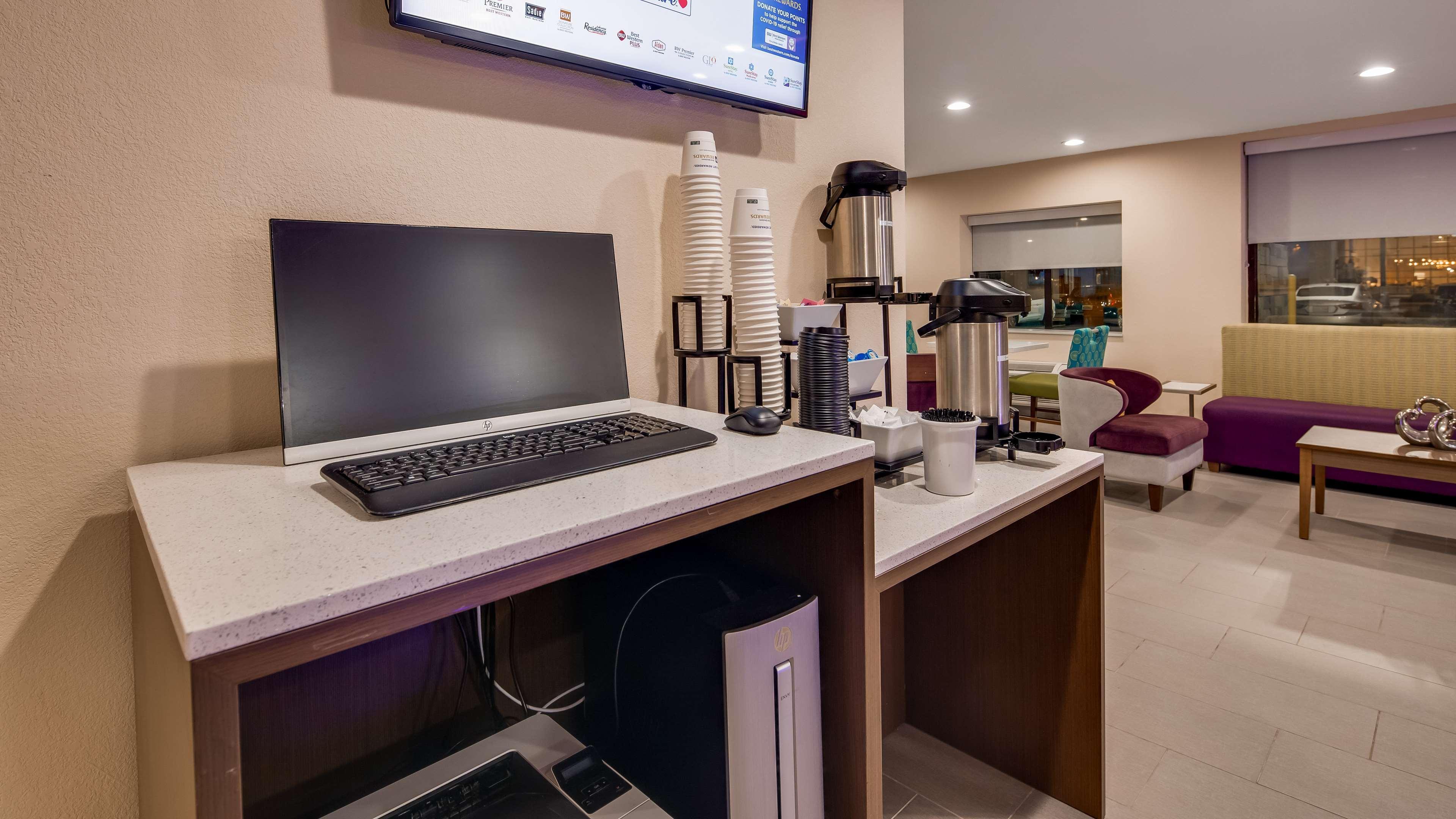 Centro de Negocios Best Western Huntsville