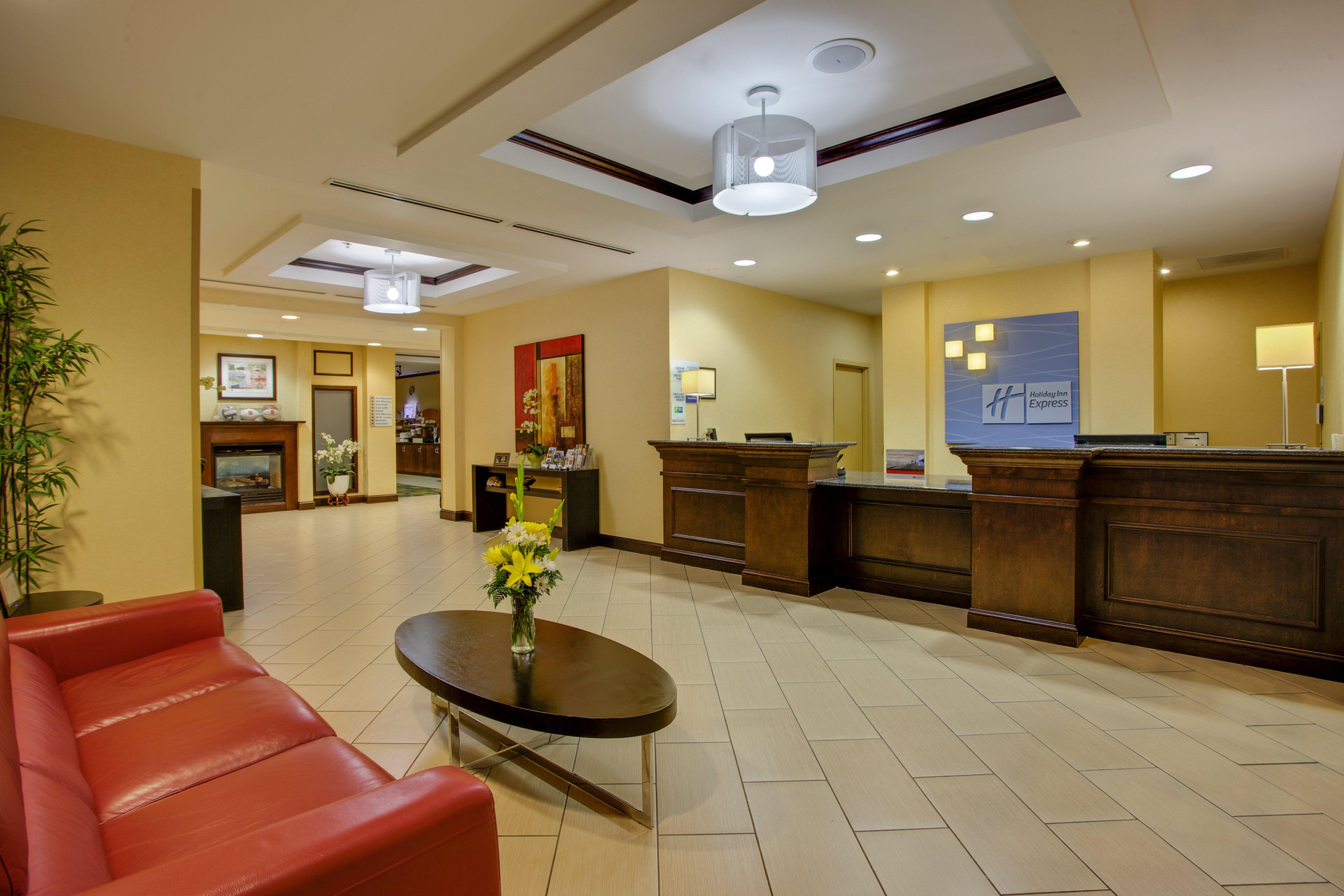 Vista Lobby Holiday Inn Express Hotel & Suites Raleigh SW NC State by IHG