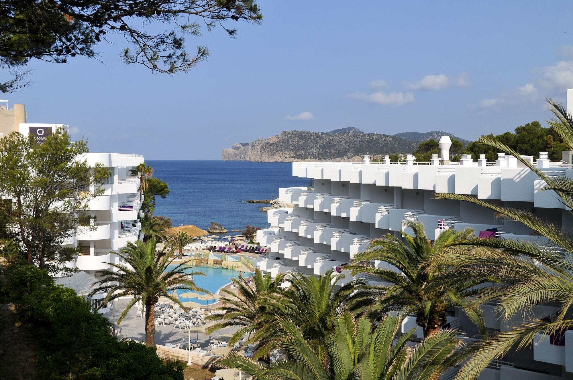 Vista Exterior FERGUS Style Cala Blanca Suites