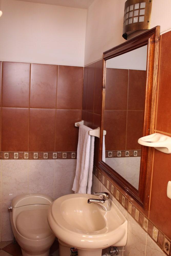 Equipamiento de Habitación Quechuas Inka Palace