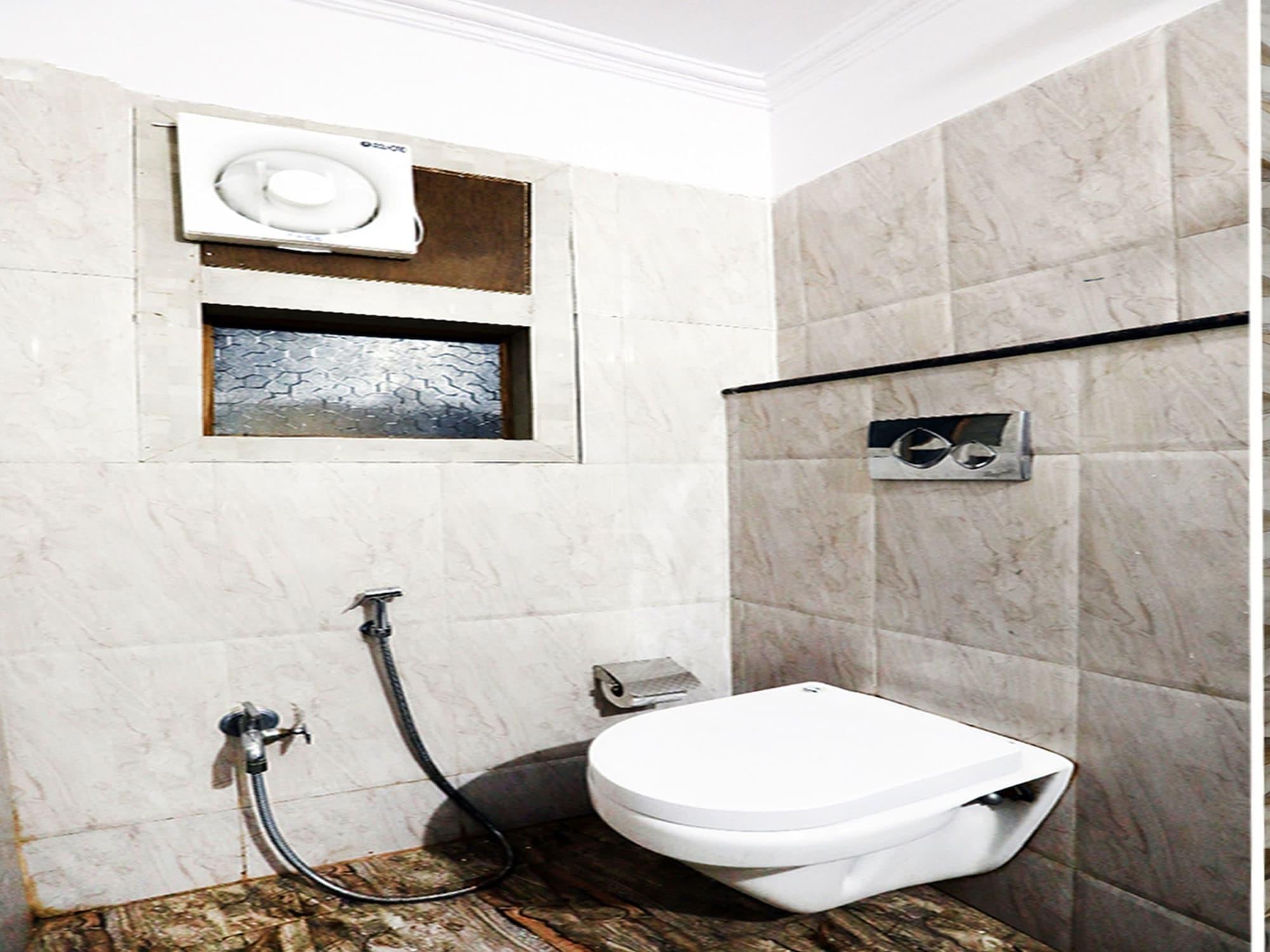 Equipamiento de Habitación OYO 4126 C T Palace