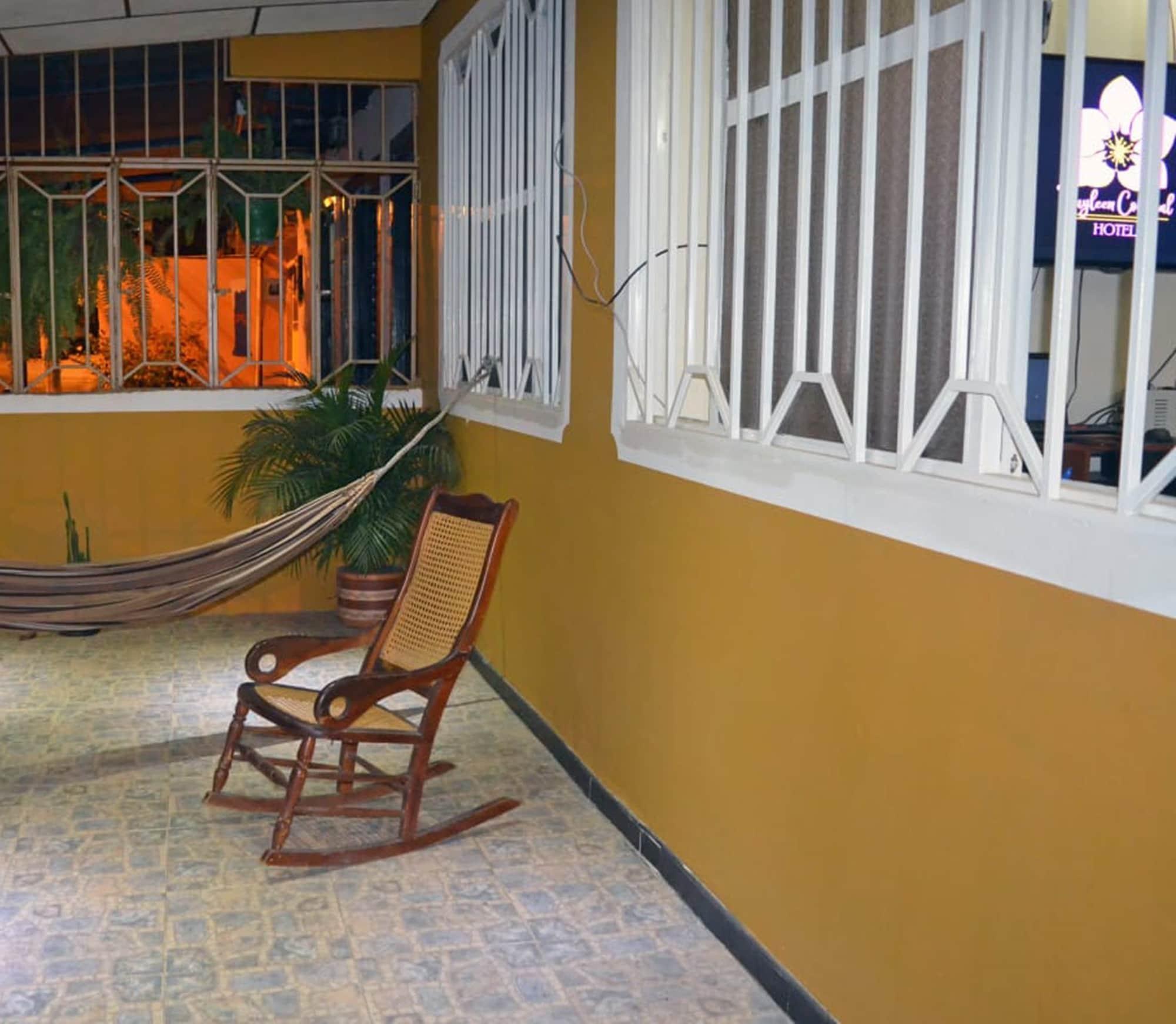 Comodidades del Alojamiento Mayleen Colonial Hotel