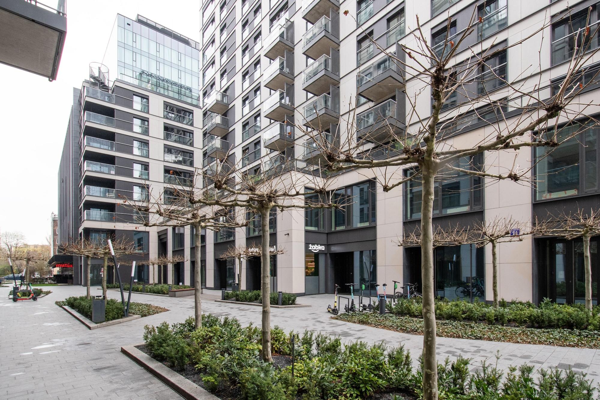 Vista Exterior Warsaw Night Apartments MennicaResidence