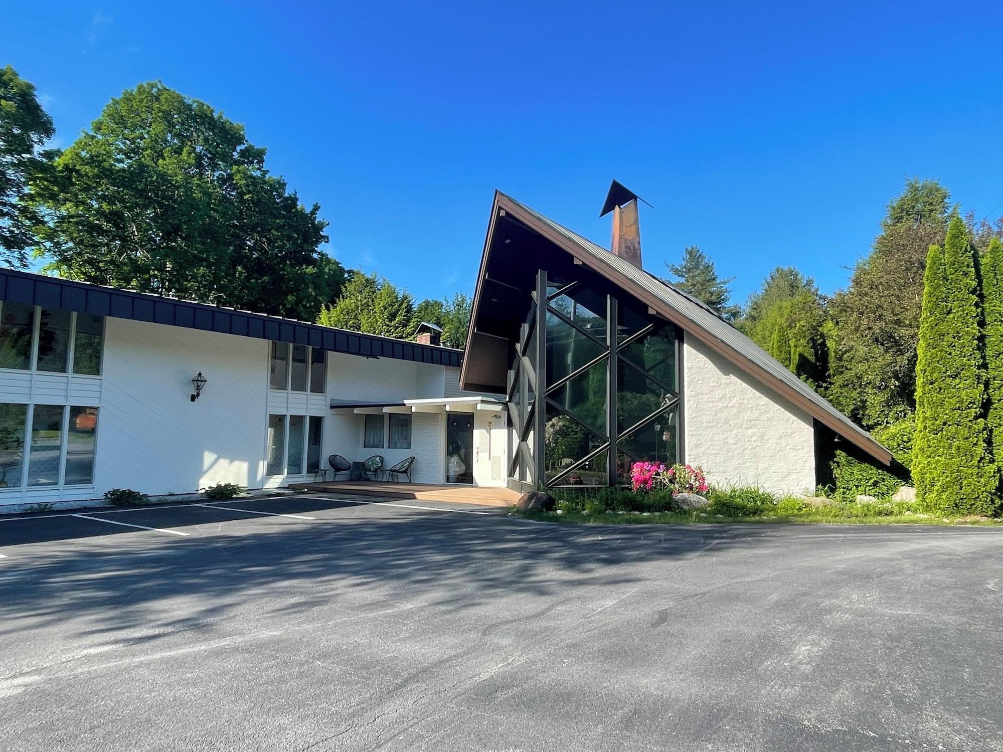 Vista Exterior Toll Road Inn