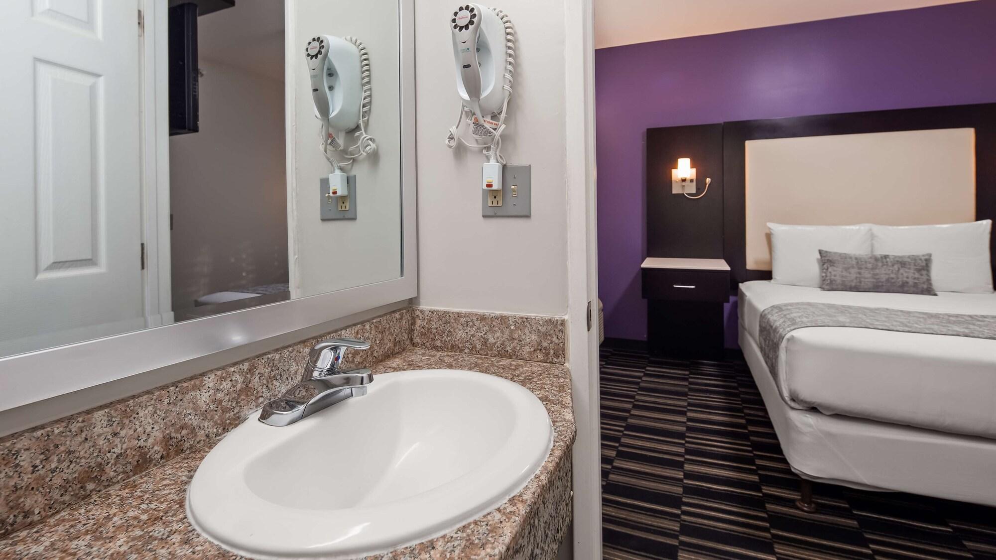 Equipamiento de Habitación SureStay Hotel by Best Western Beverly Hills West LA