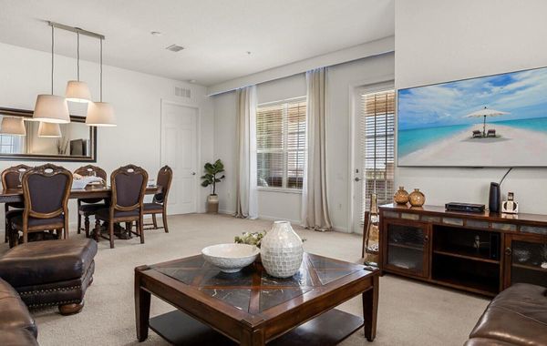 Upstay Great 3BR Condo w Scenic Views & Patio - Hoteles de lujo en Orlando, Florida