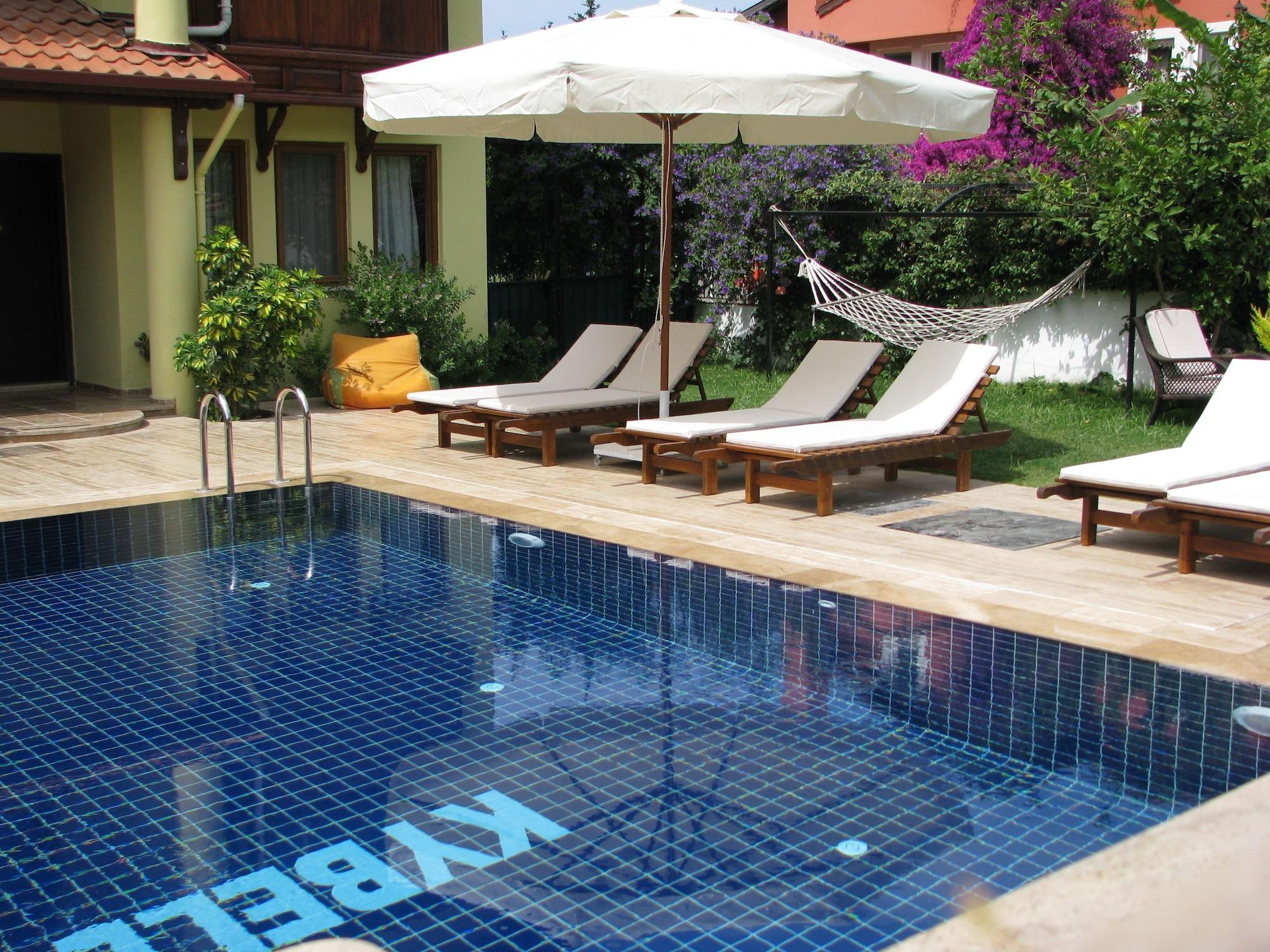 Varios Kybele Hotel