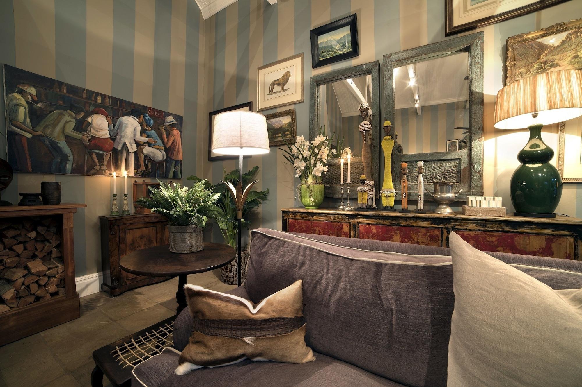 Vista Lobby The Milner