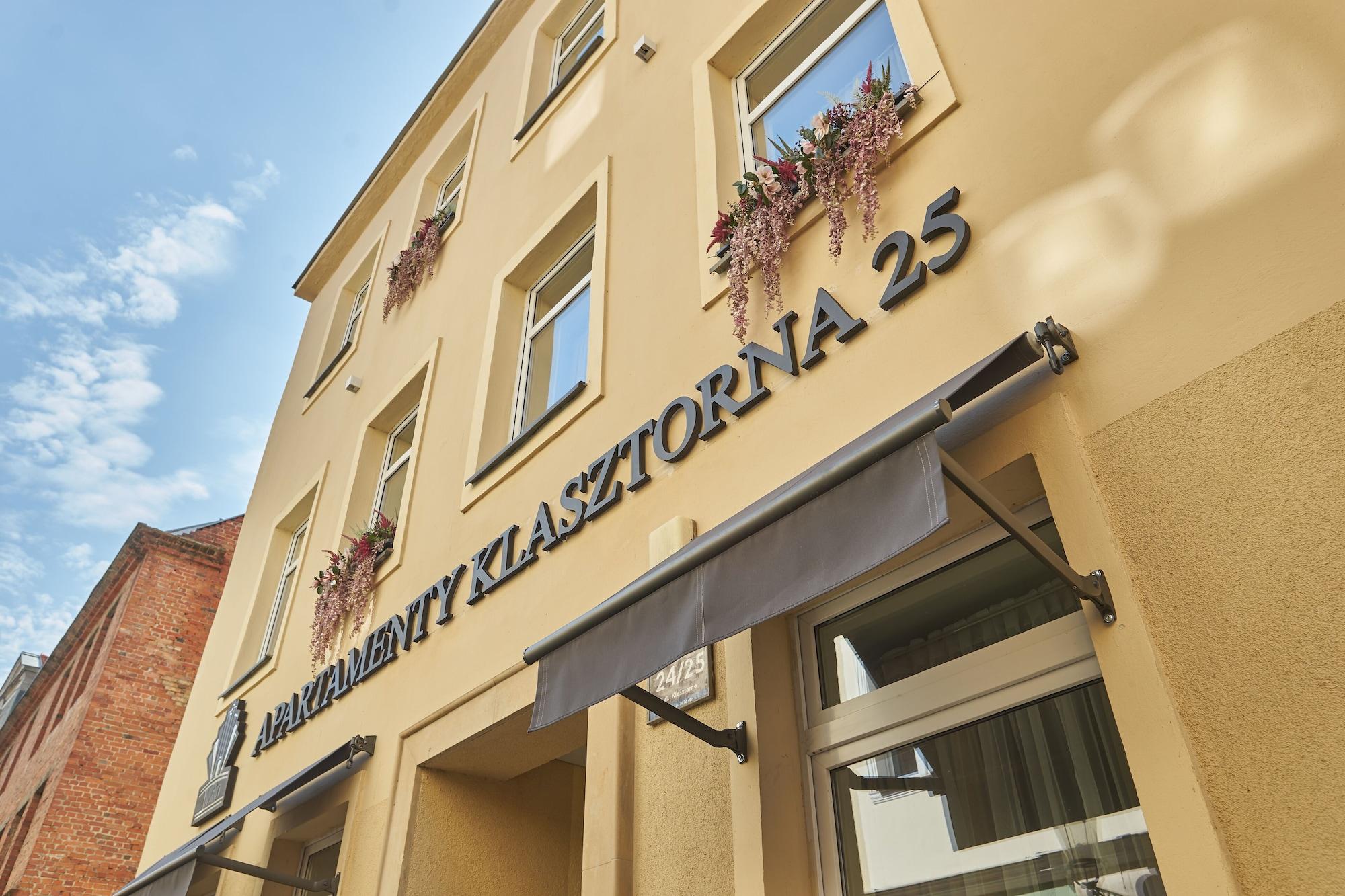 Varios Apartamenty Klasztorna 25