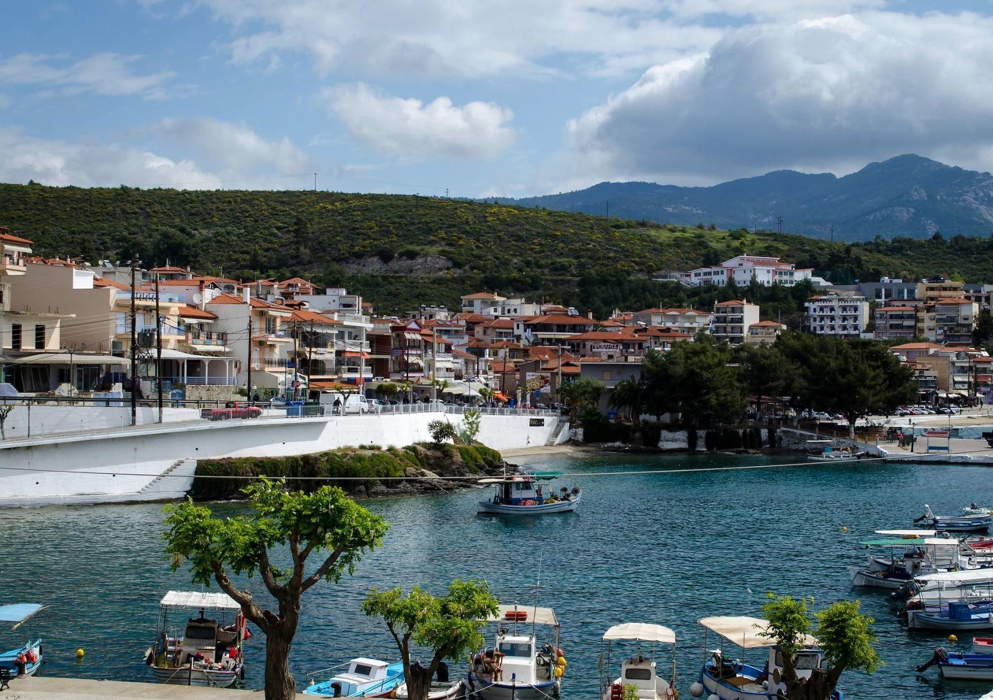 Varios Hotel Papagalos