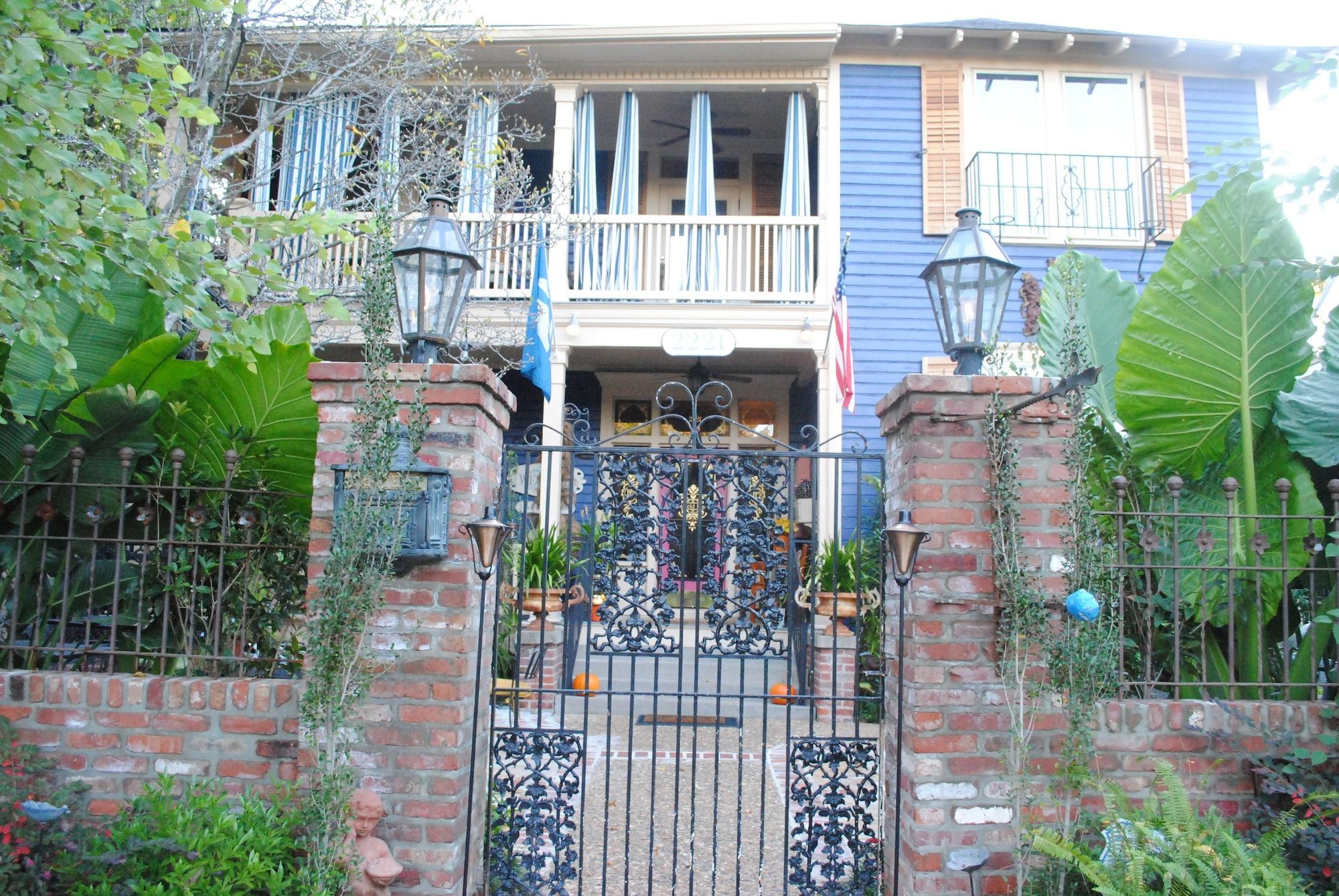 Varios Stay Fairfield - Fairfield Place and Fairfield Manor Bed & Breakfast