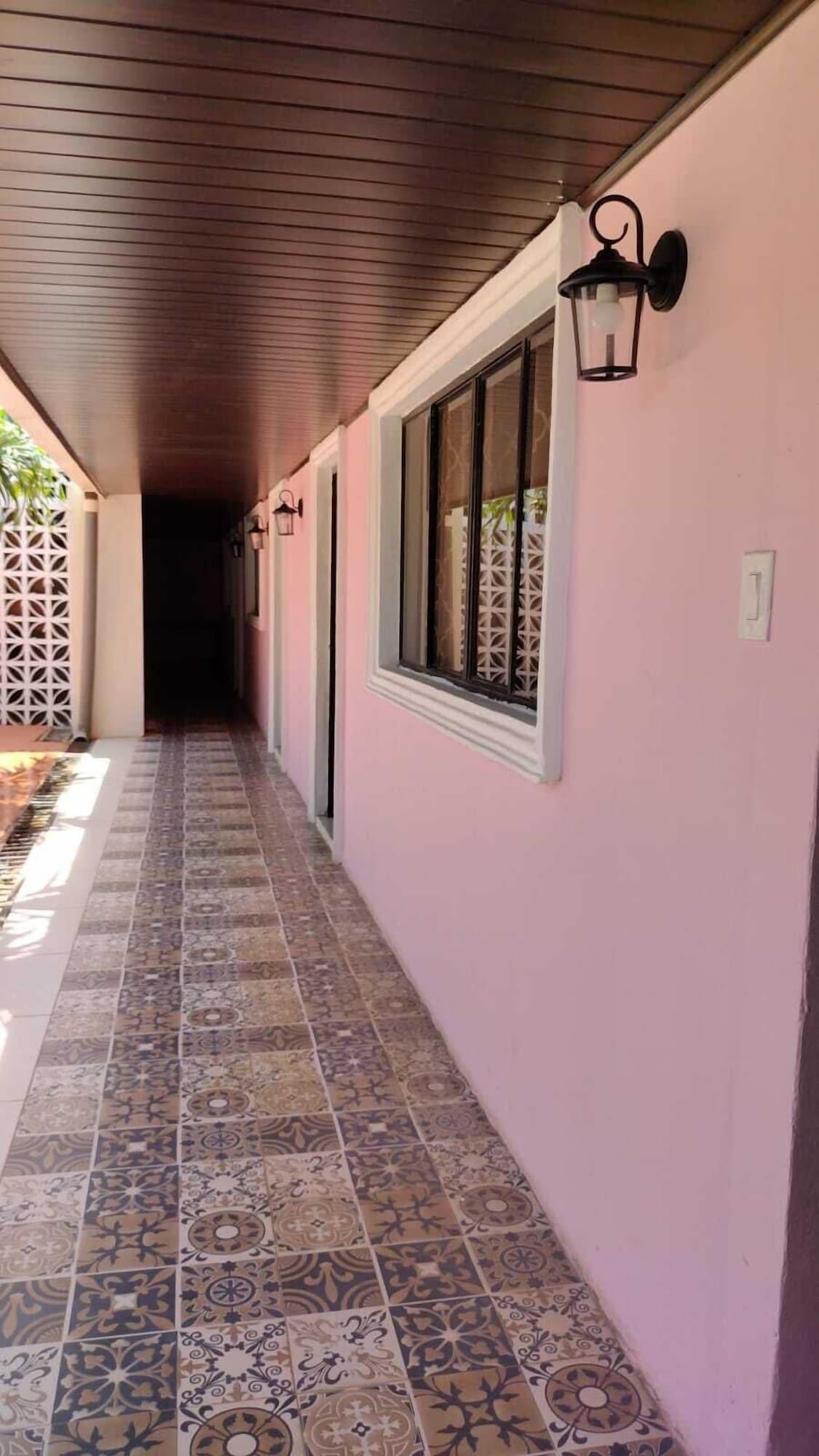 Vista Exterior Casa Rosada